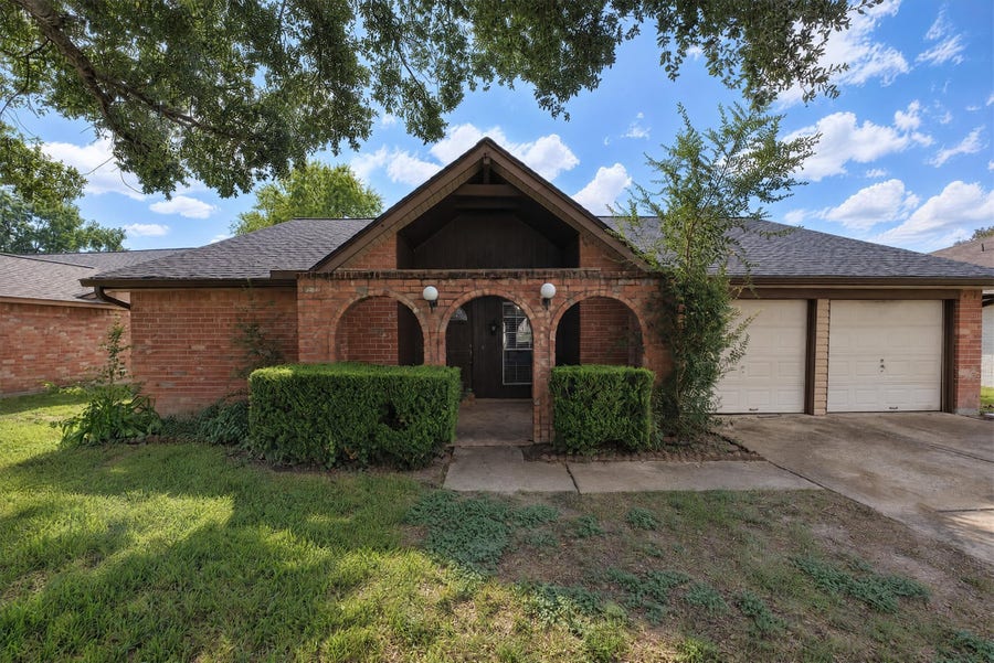 Property photo for 19711 San Gabriel Drive, Houston, TX