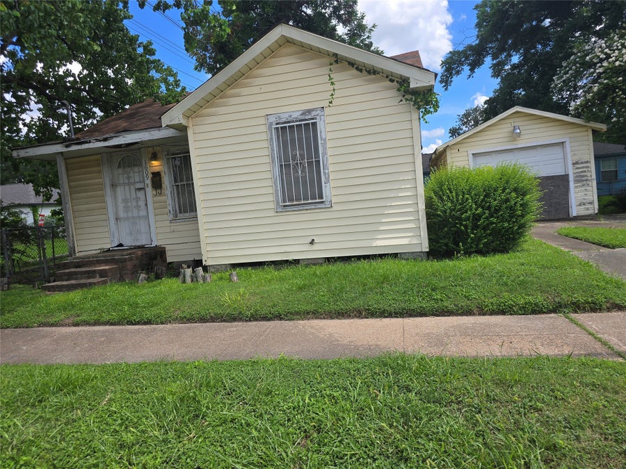 Property photo for 1609 Cavalcade Street, Houston, TX