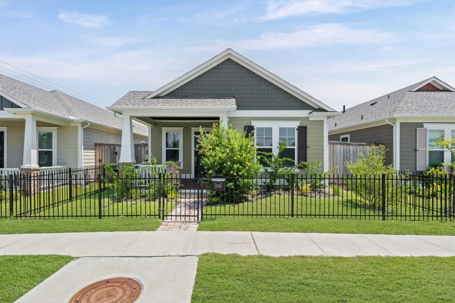 Property photo for 2505 Houston Avenue, Pearland, TX