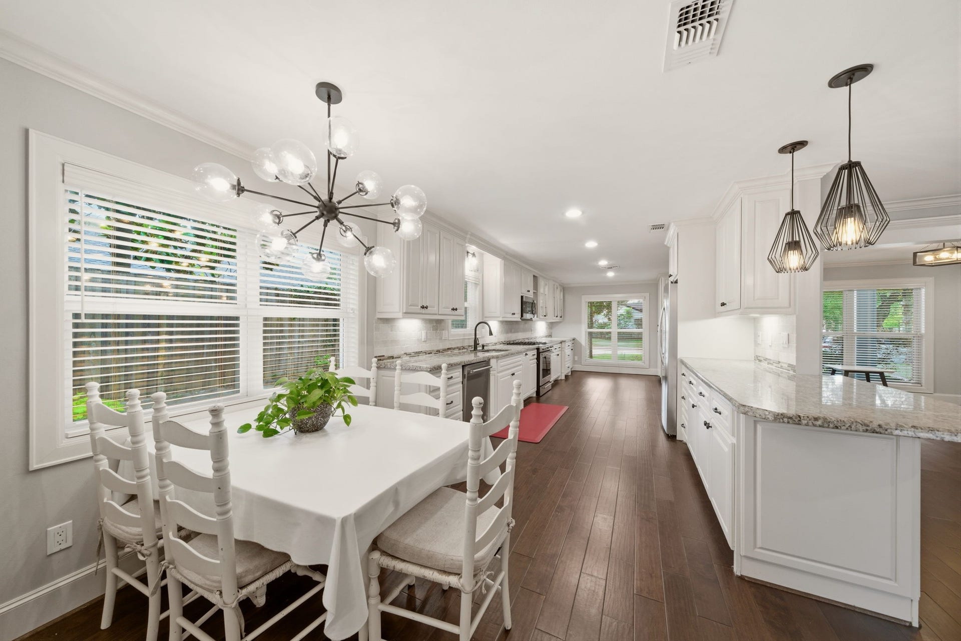 5535 Queensloch Drive Drive, Houston, TX 77096