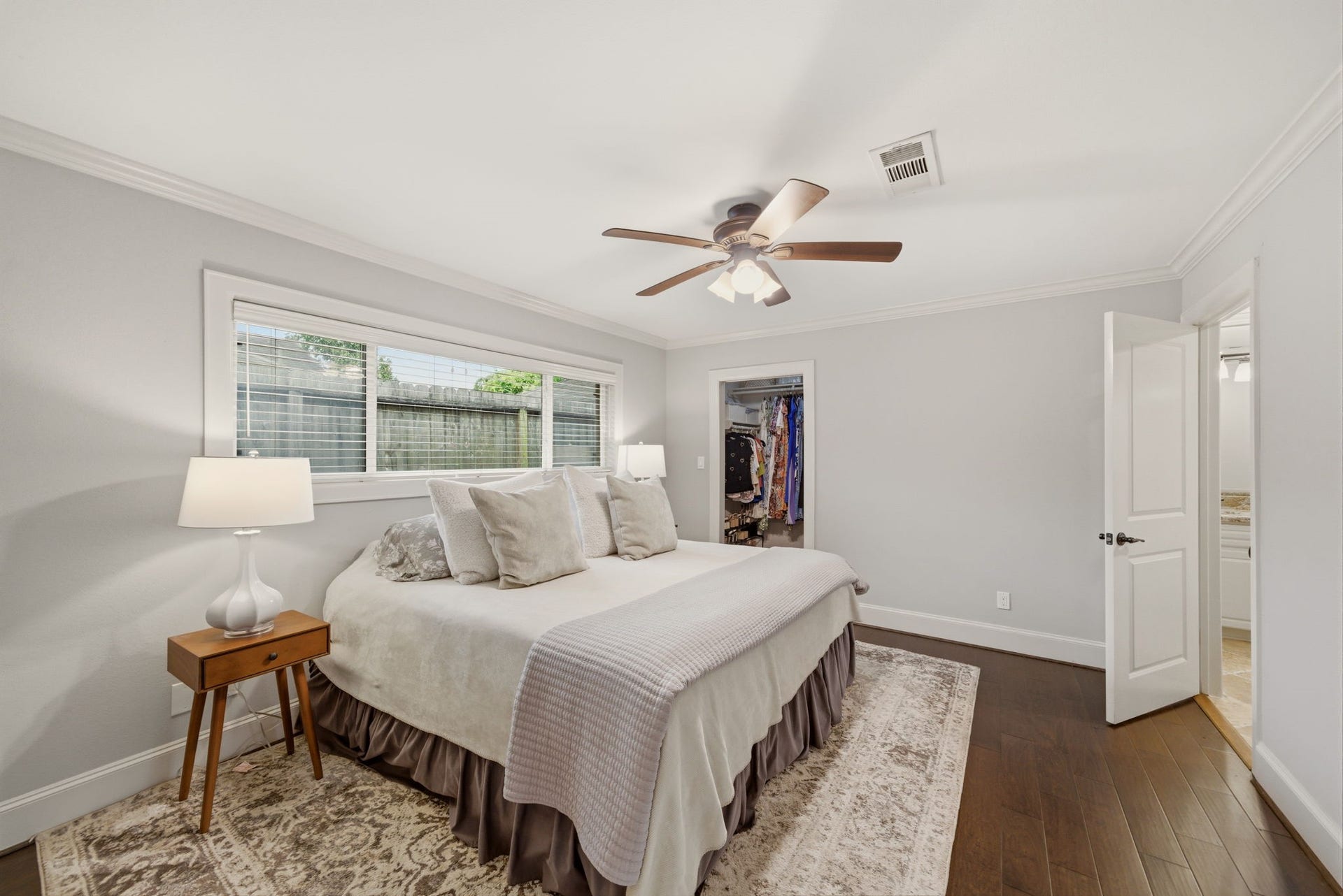 5535 Queensloch Drive Drive, Houston, TX 77096