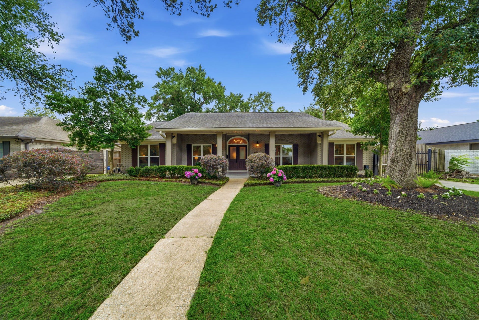 5535 Queensloch Drive Drive, Houston, TX 77096