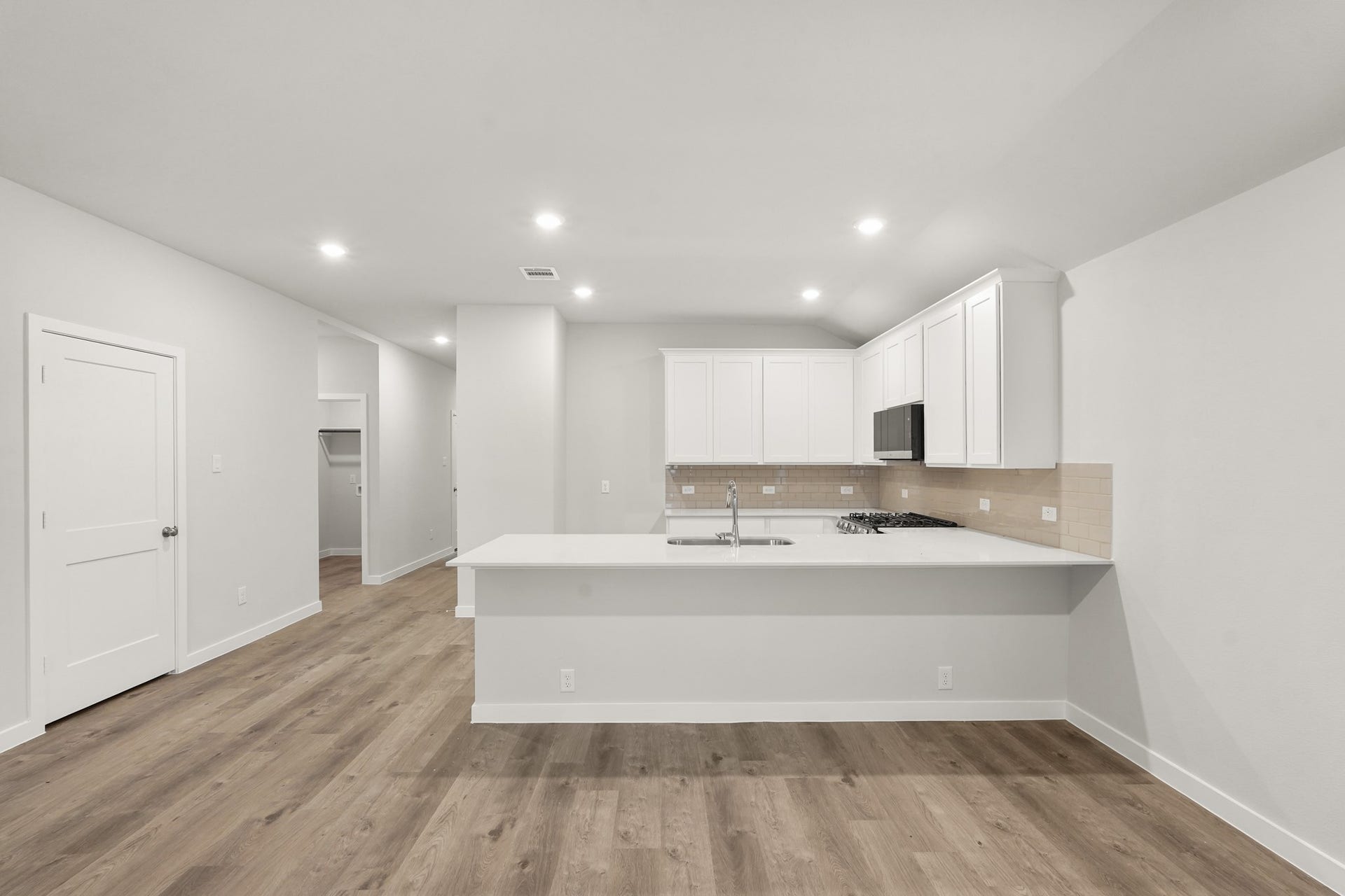 624 Woodhaven Lakes Drive, La Marque, TX 77568 representative photo