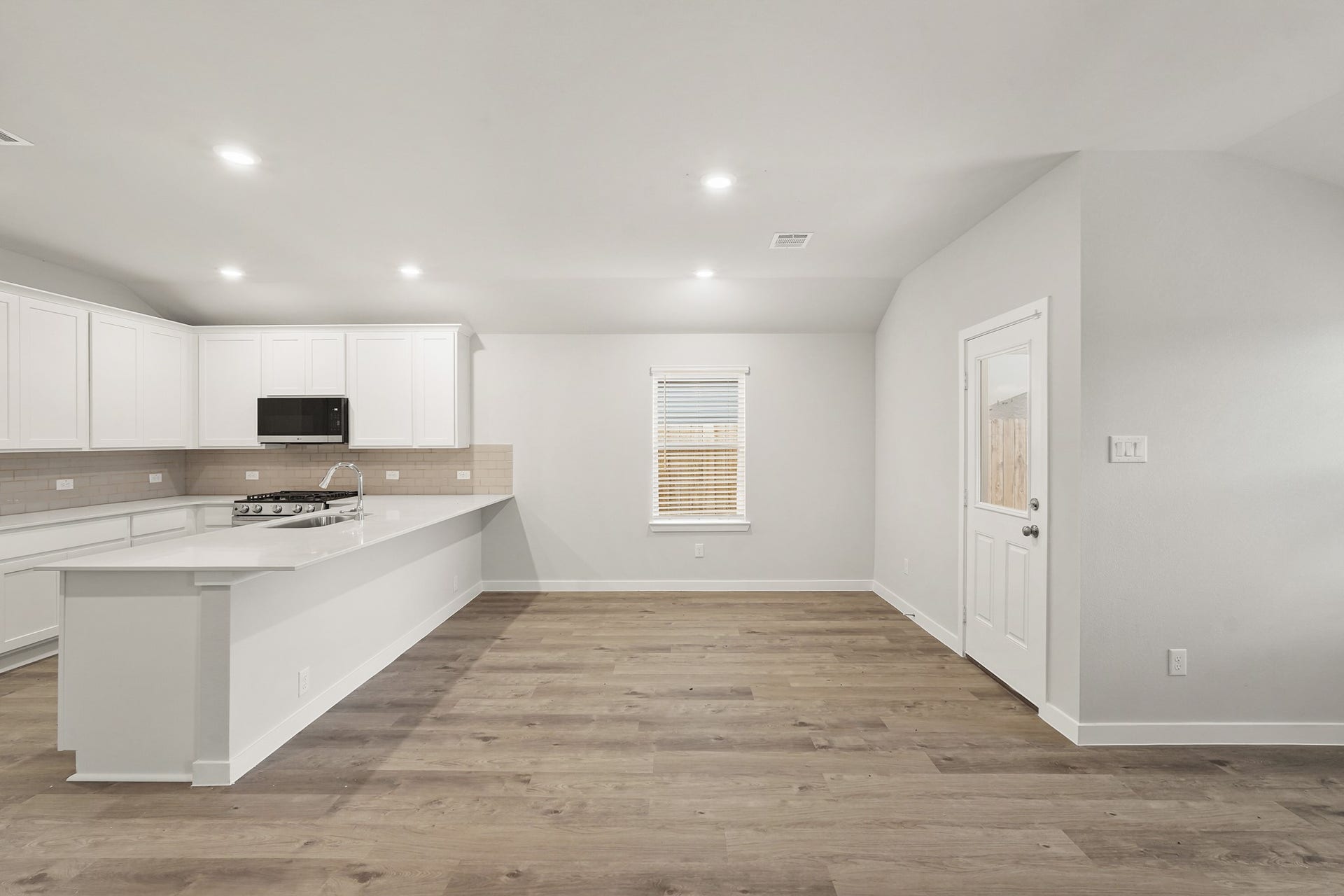 624 Woodhaven Lakes Drive, La Marque, TX 77568 representative photo