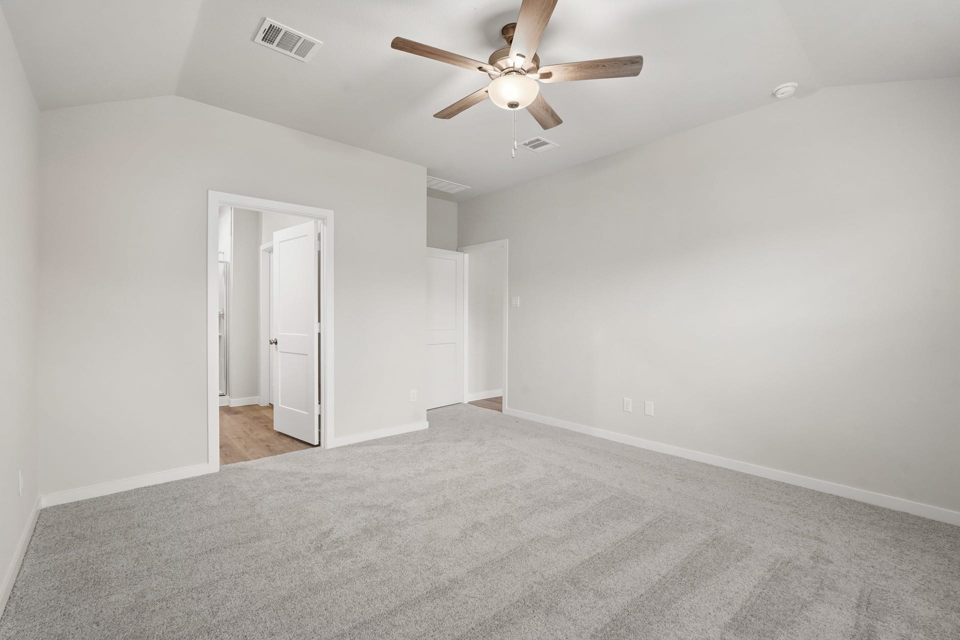 624 Woodhaven Lakes Drive, La Marque, TX 77568 representative photo