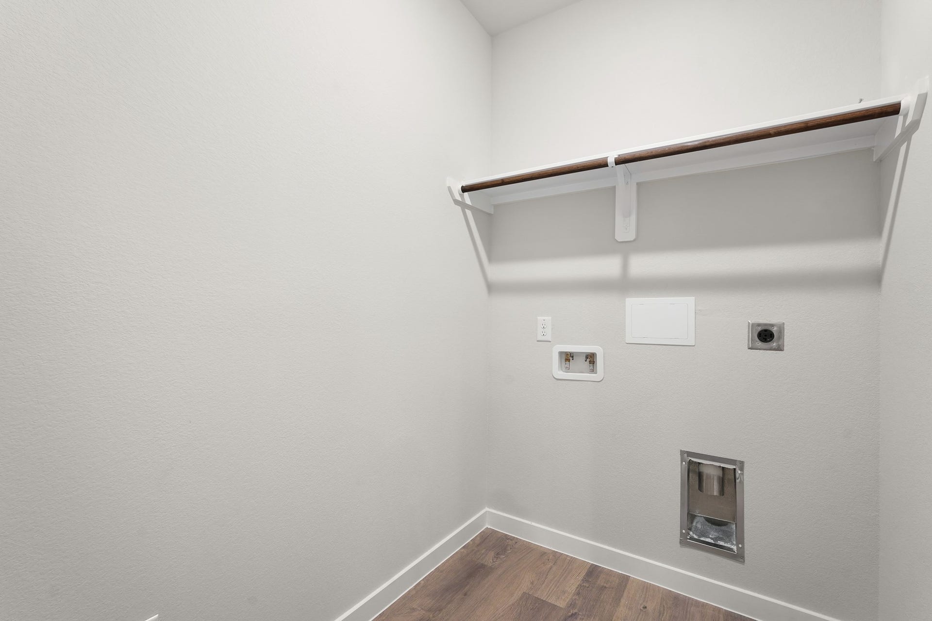624 Woodhaven Lakes Drive, La Marque, TX 77568 representative photo