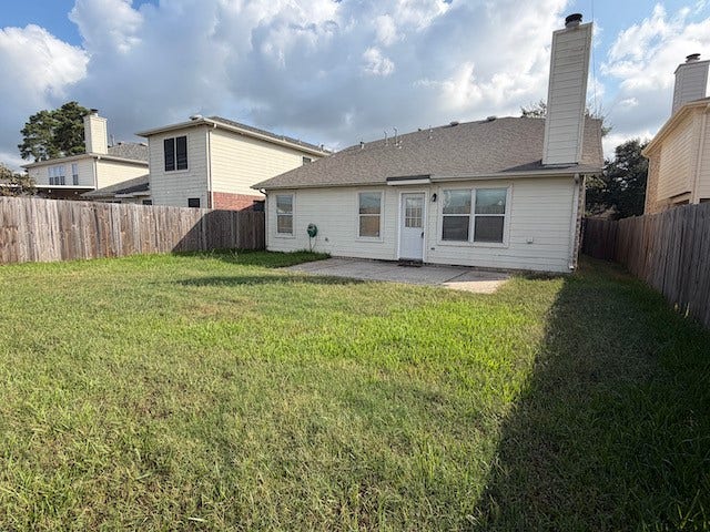 20023 Cypresswood Glen, Spring, TX 77373 Nice, big backyard to play in and an oversize patio to relax on.