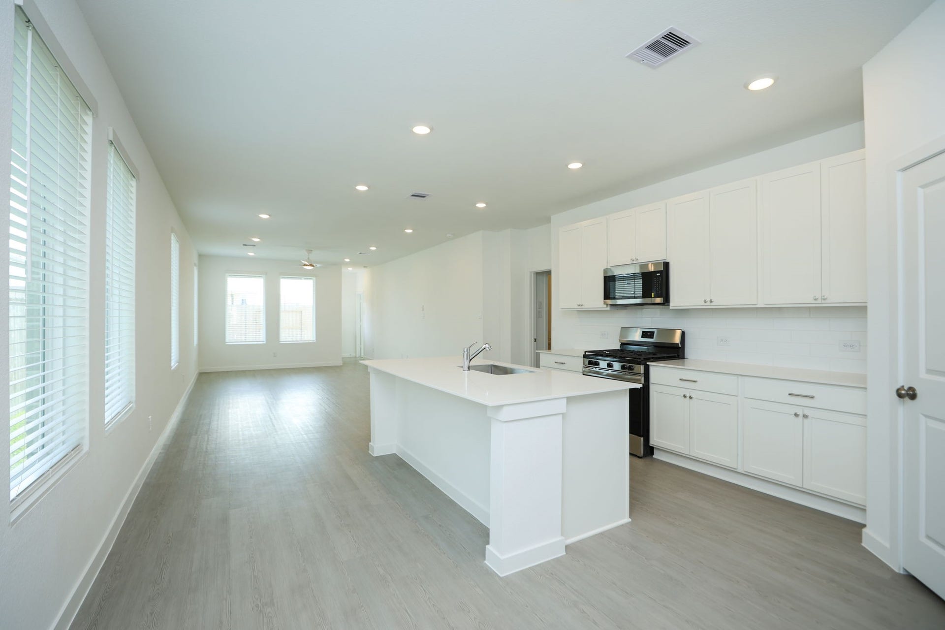 29039 Bison Haven Drive, Hockley, TX 77447 Beautiful, spacious kitchen. Pretty knobs and pulls on the cabinets
