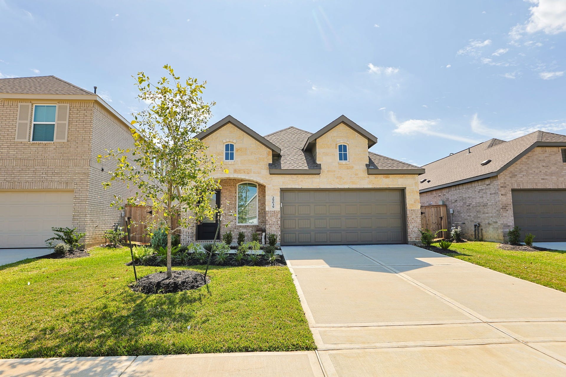 29039 Bison Haven Drive, Hockley, TX 77447 Welcome to this beautiful new home.
