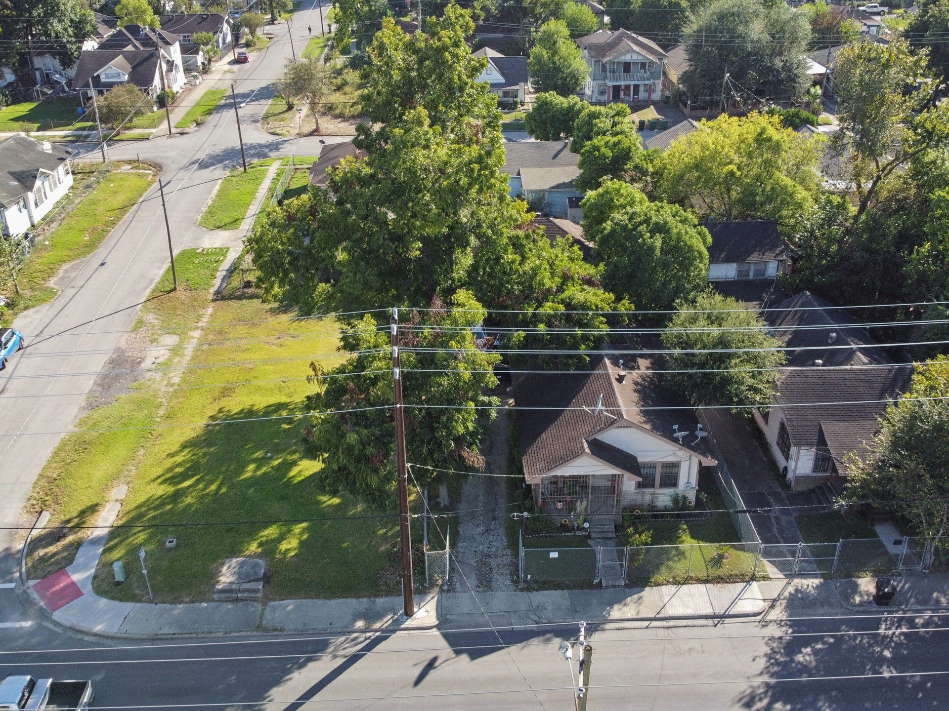 6950 Canal Street, Houston, TX 77011 6950 Canal Street, Houston, TX 77011