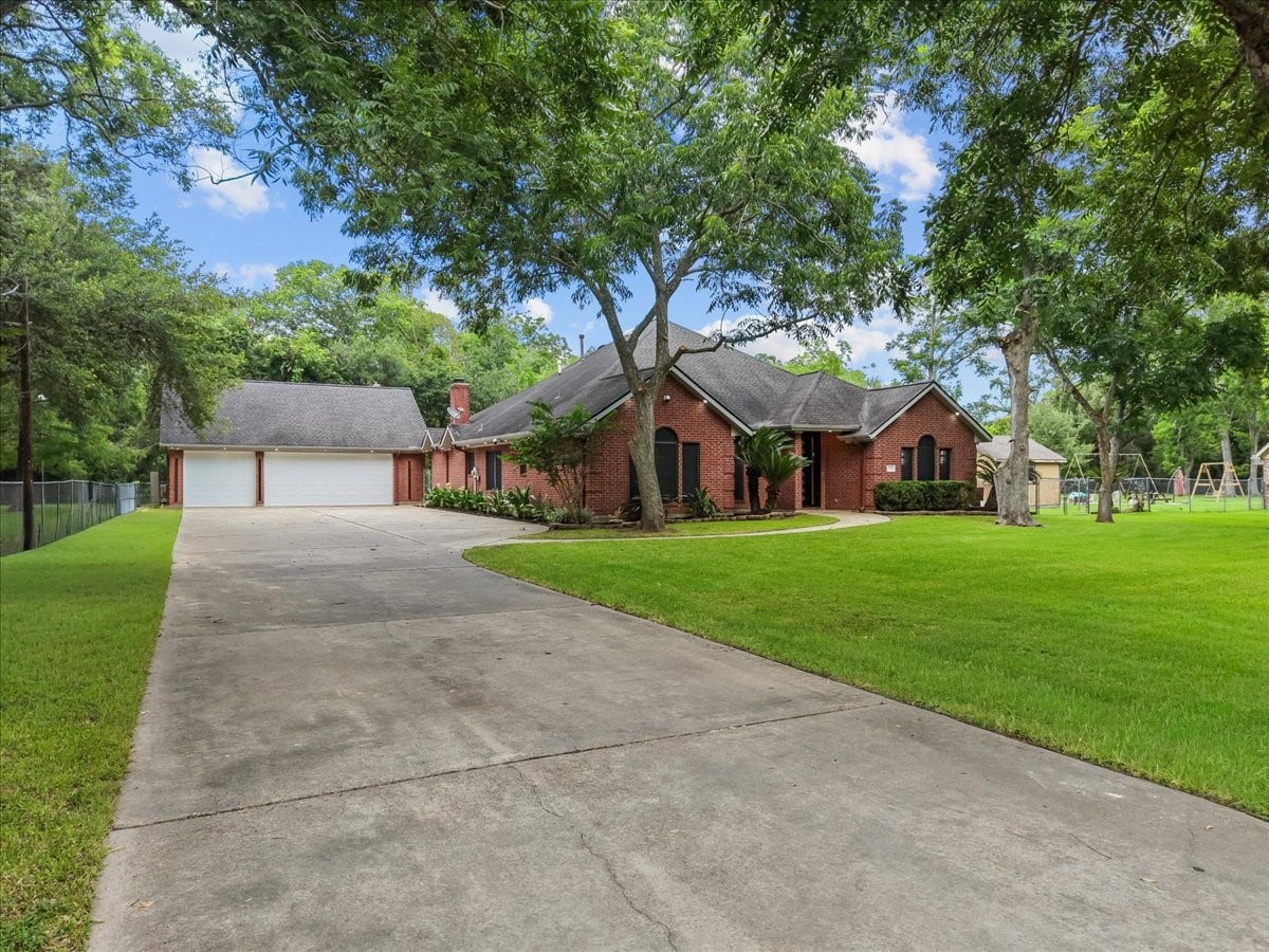 9700 Jay Road, Hitchcock, TX 77563 9700 Jay Road, Hitchcock, TX 77563