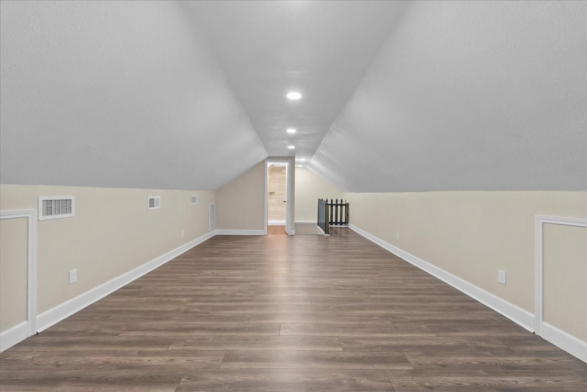 9700 Jay Road, Hitchcock, TX 77563 Spaces like this are hard to find! This unique upstairs garage retreat adds incredible versatility and value to the property, offering a separate area that can evolve with your needs, from guest accommodations to a hobby space, office, or entertainment zone.