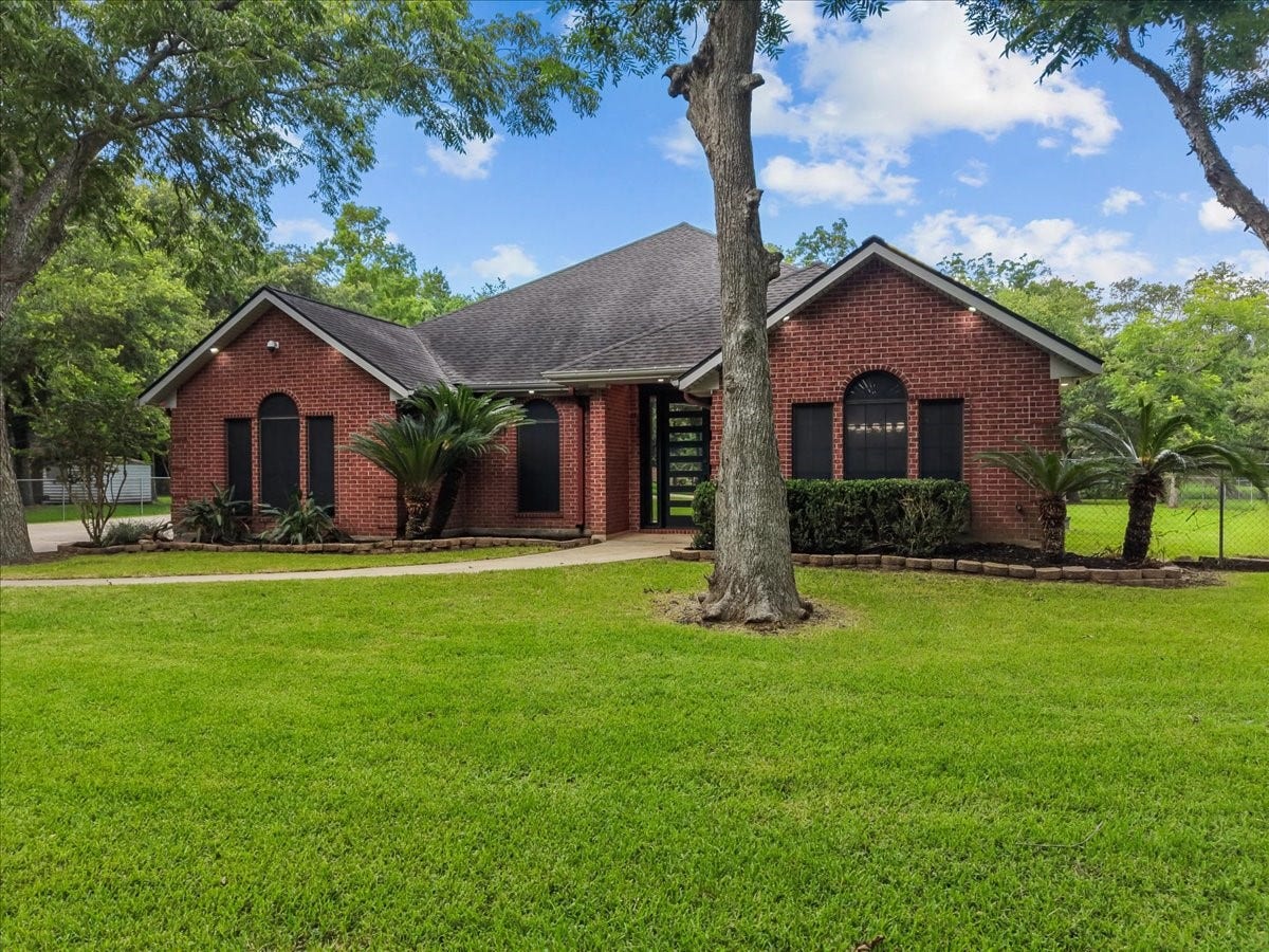 9700 Jay Road, Hitchcock, TX 77563 9700 Jay Road, Hitchcock, TX 77563