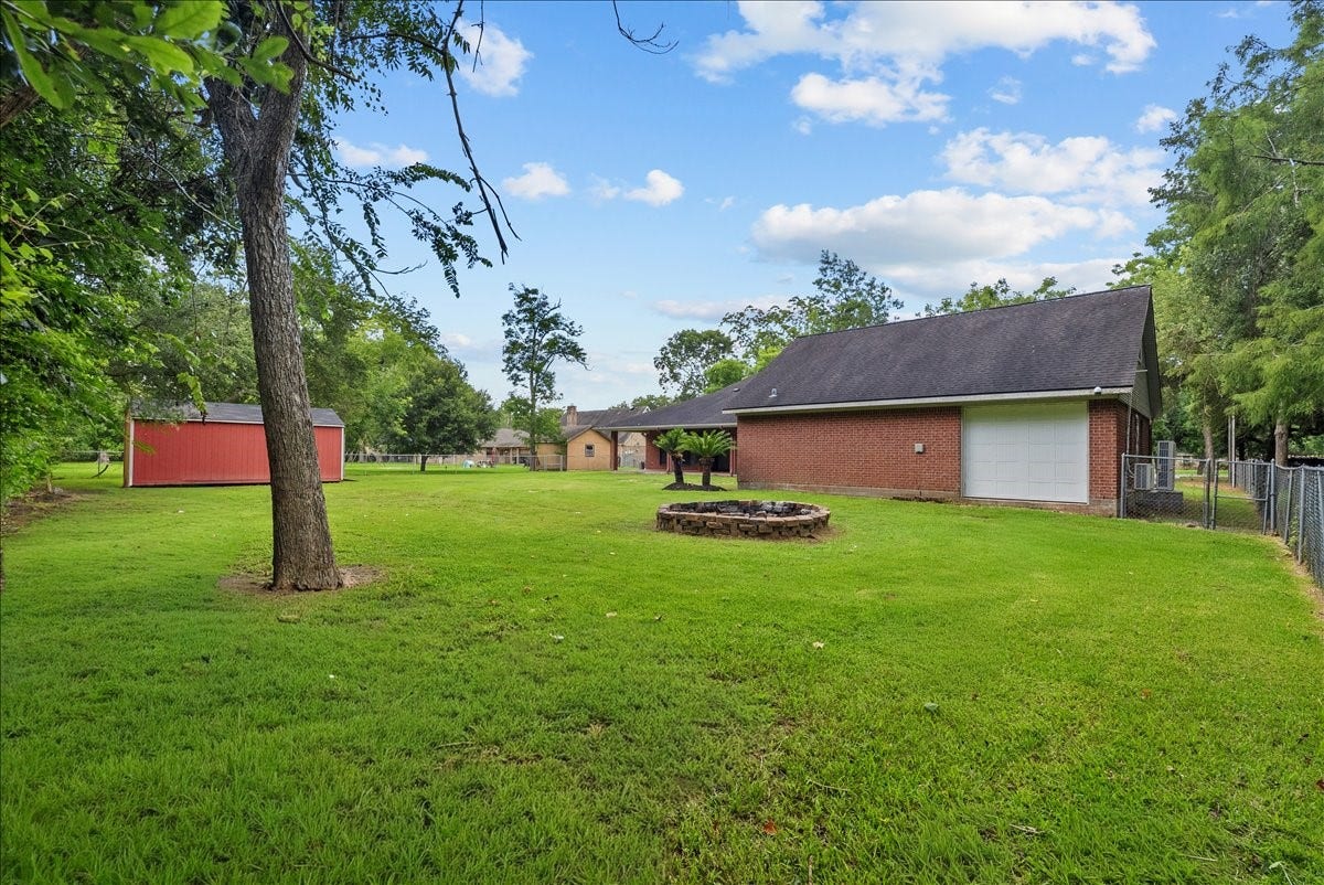 9700 Jay Road, Hitchcock, TX 77563 9700 Jay Road, Hitchcock, TX 77563
