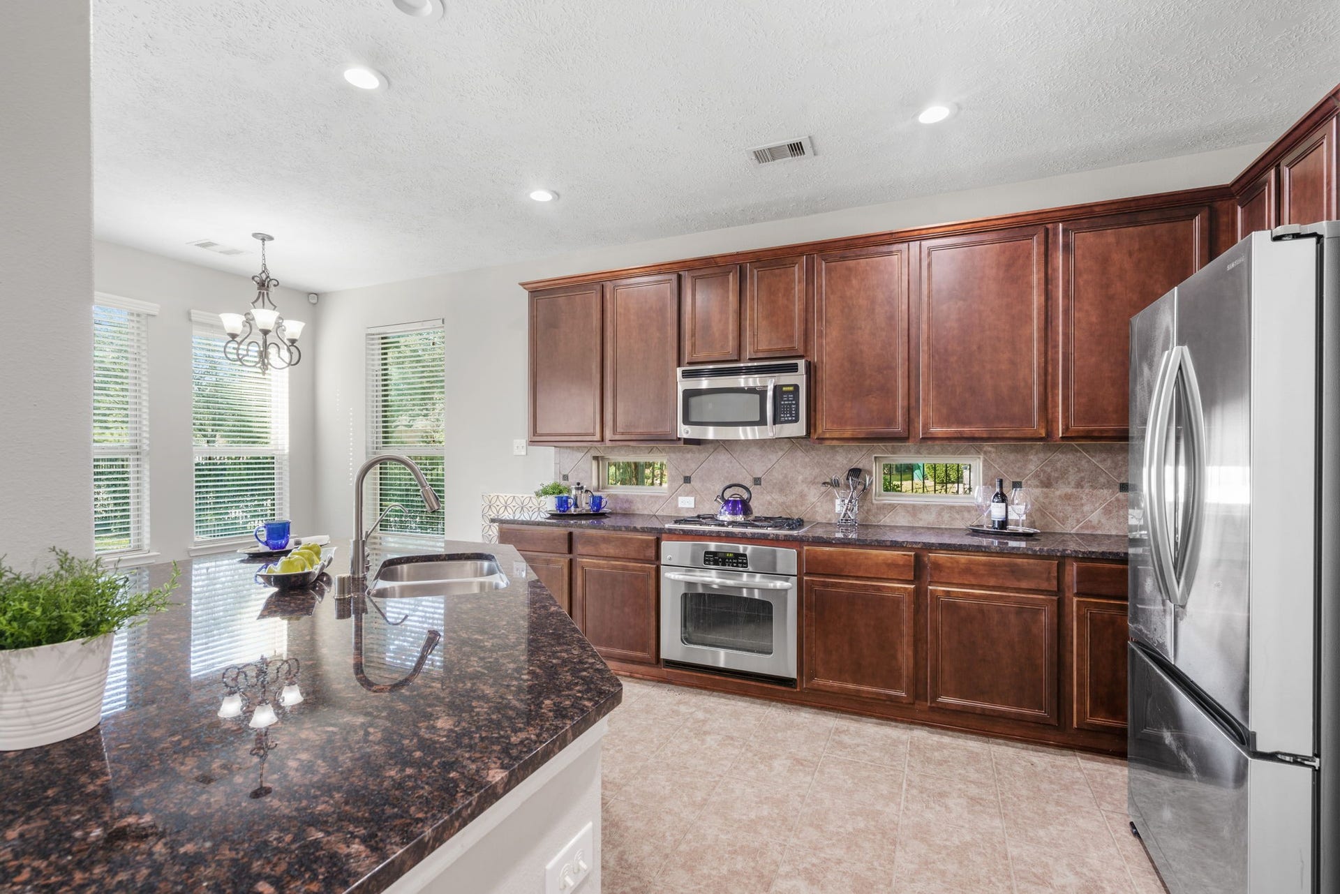 23 Bay Mills Place, Tomball, TX 77389 23 Bay Mills Place, Tomball, TX 77389