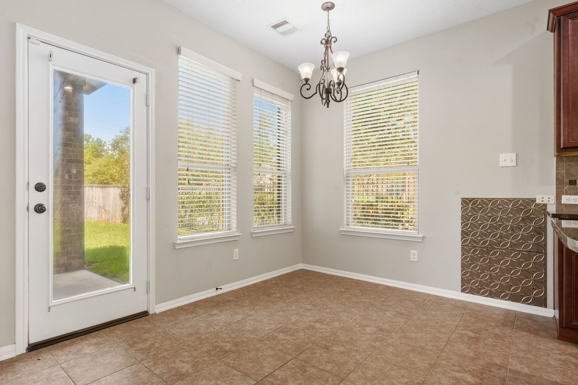23 Bay Mills Place, Tomball, TX 77389 23 Bay Mills Place, Tomball, TX 77389