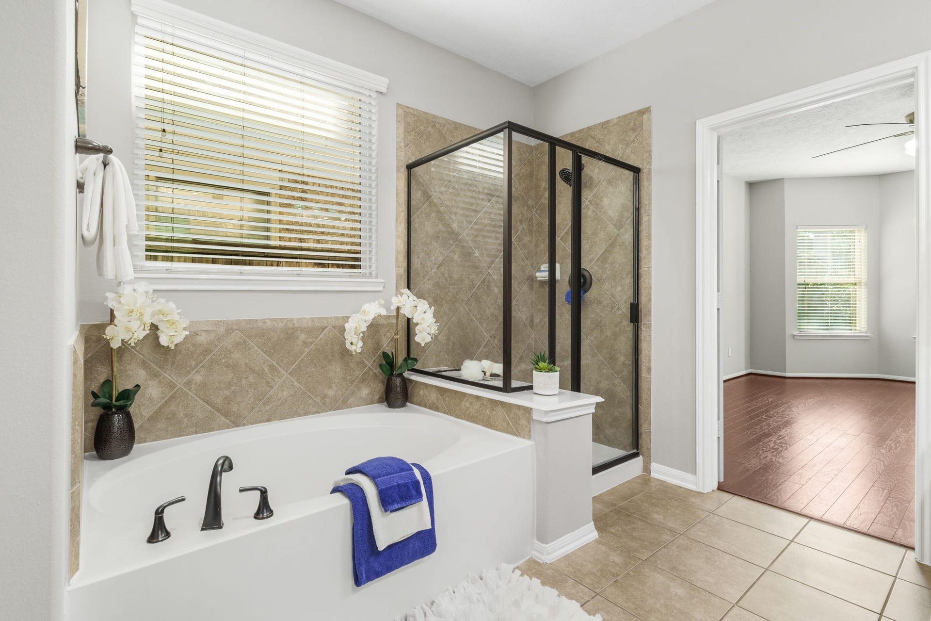 23 Bay Mills Place, Tomball, TX 77389 23 Bay Mills Place, Tomball, TX 77389