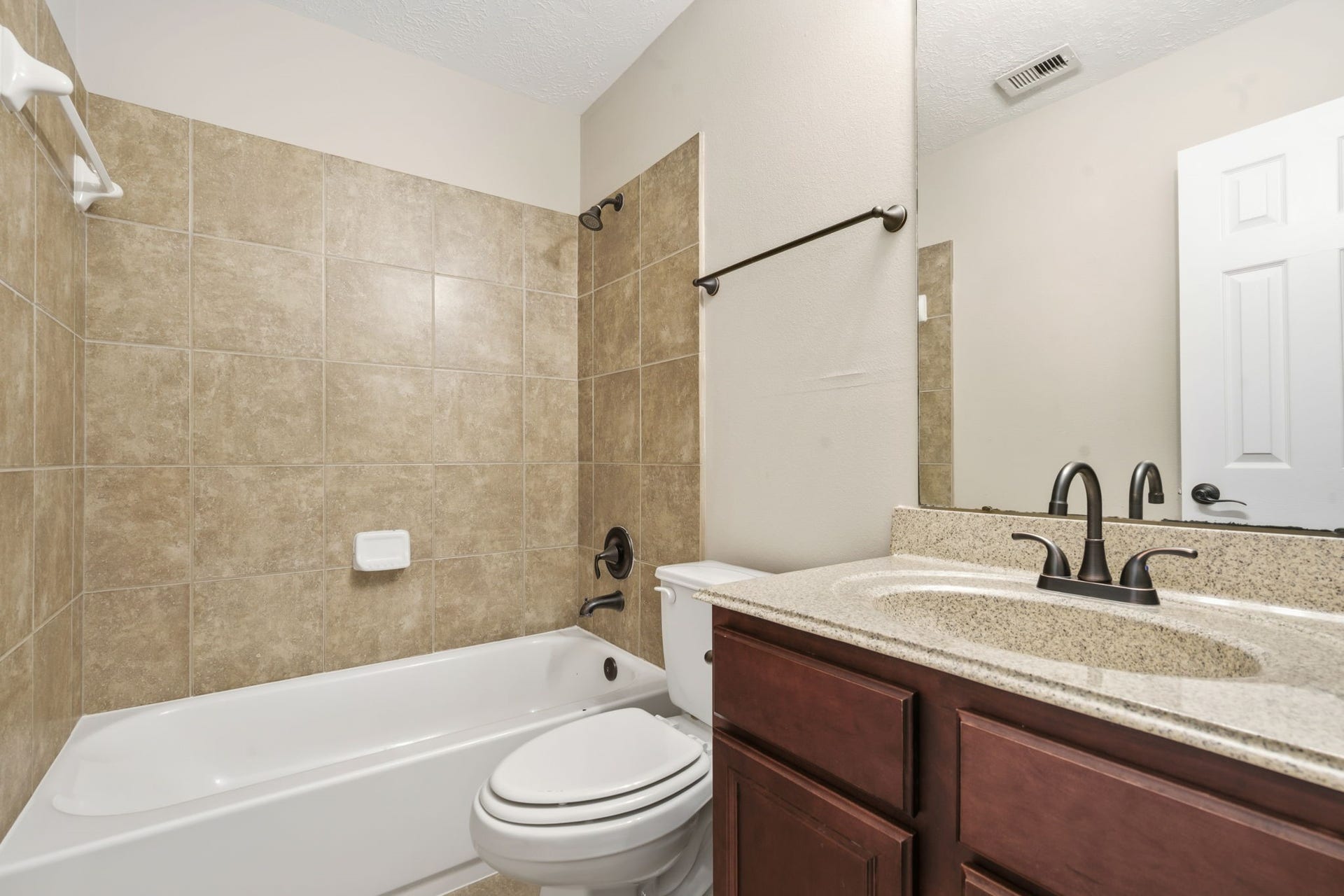 23 Bay Mills Place, Tomball, TX 77389 23 Bay Mills Place, Tomball, TX 77389