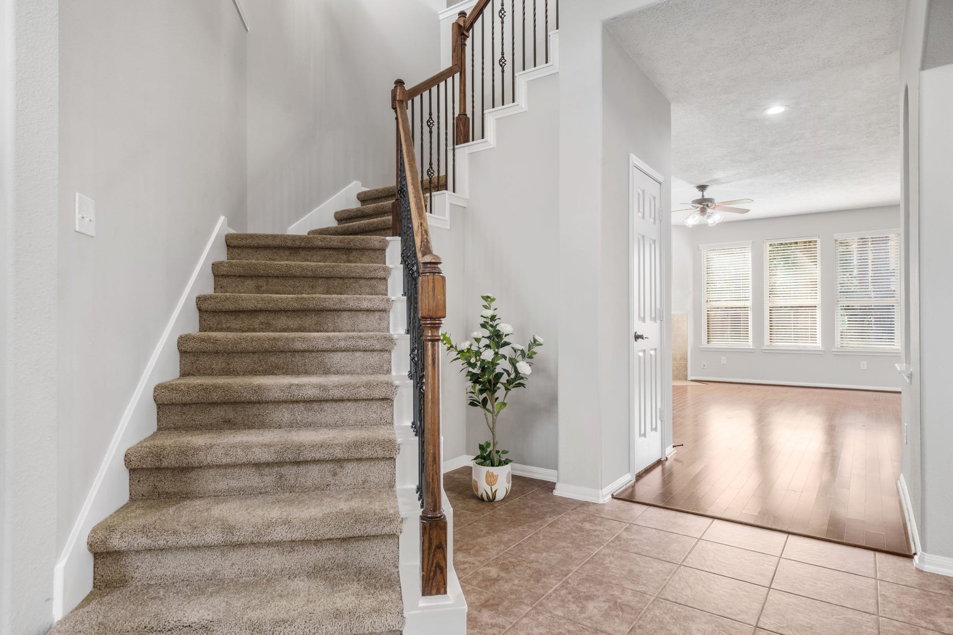 23 Bay Mills Place, Tomball, TX 77389 23 Bay Mills Place, Tomball, TX 77389