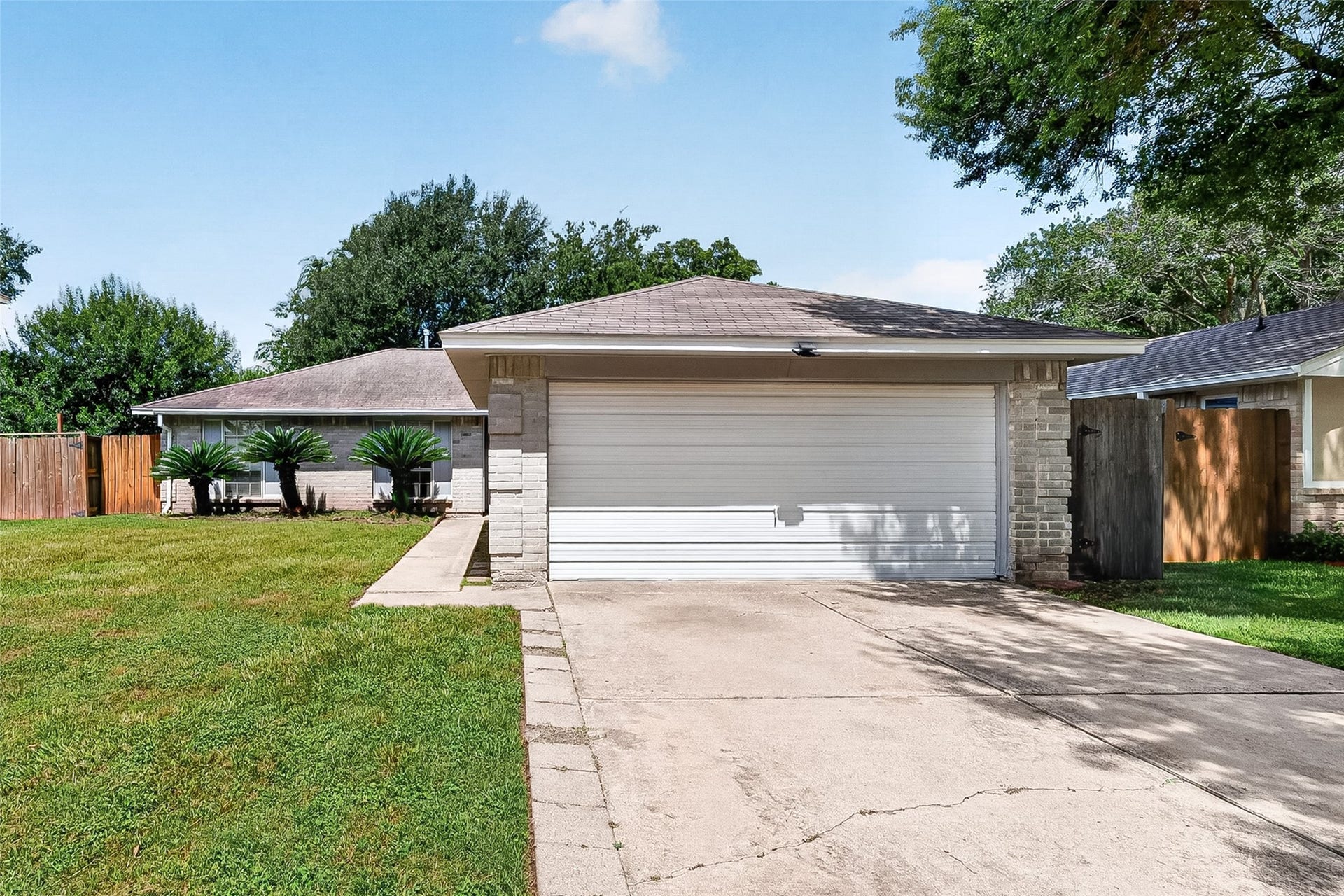 1811 Crosscoach Lane, Katy, TX 77449 1811 Crosscoach Lane, Katy, TX 77449