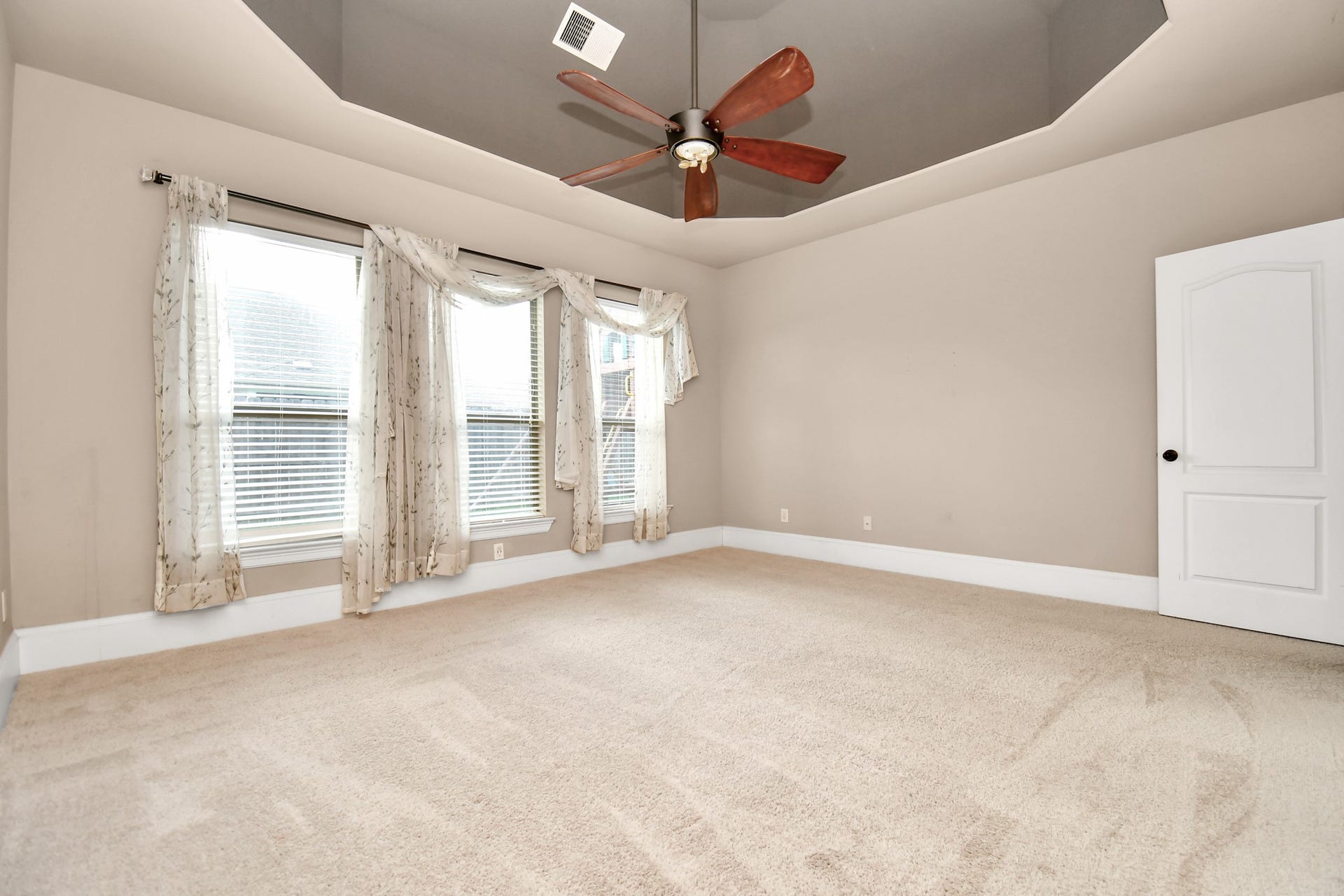 14811 Diane Manor Lane, Humble, TX 77396 Primary Bedroom