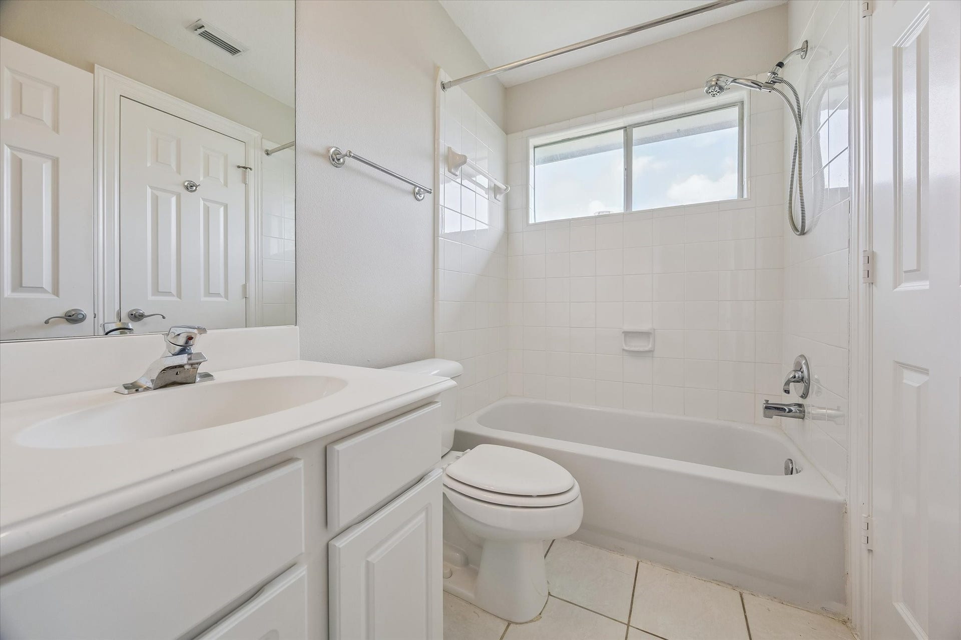 Cute & tidy! Tub and shower combo along with an adjoining clothing closet!