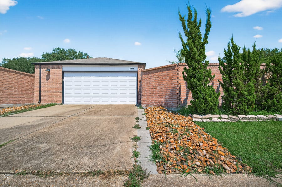 Property photo for 15914 Val Vista Drive, Houston, TX