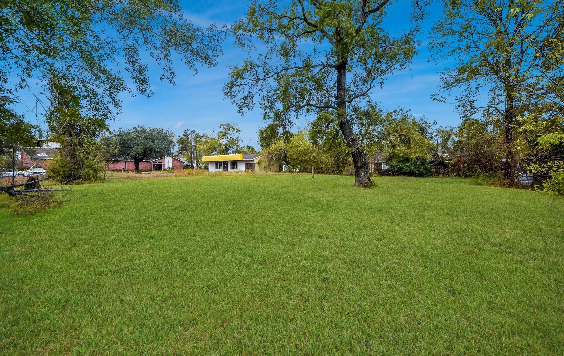8101 Tidwell Road, Houston, TX 77028 8101 Tidwell Road, Houston, TX 77028