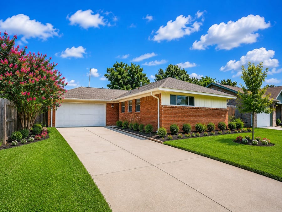 Property photo for 5404 Lorraine Drive, Baytown, TX
