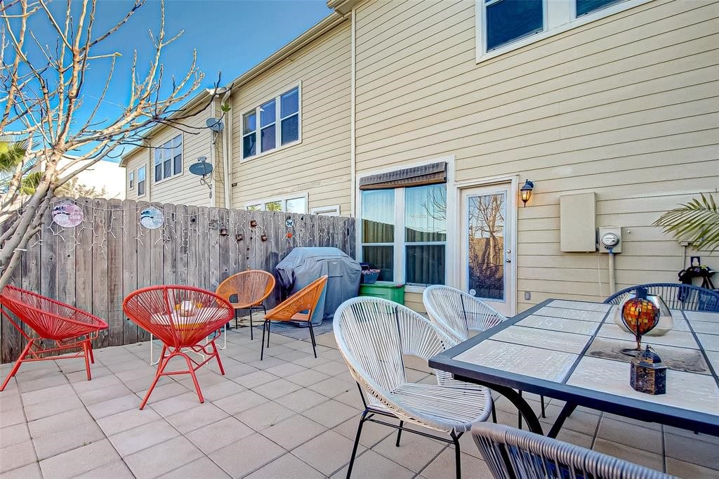 1918 Gentryside Drive, Houston, TX 77077 1918 Gentryside Drive, Houston, TX 77077