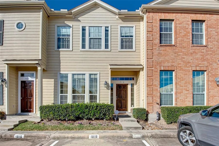 Property photo for 1918 Gentryside Drive, Houston, TX
