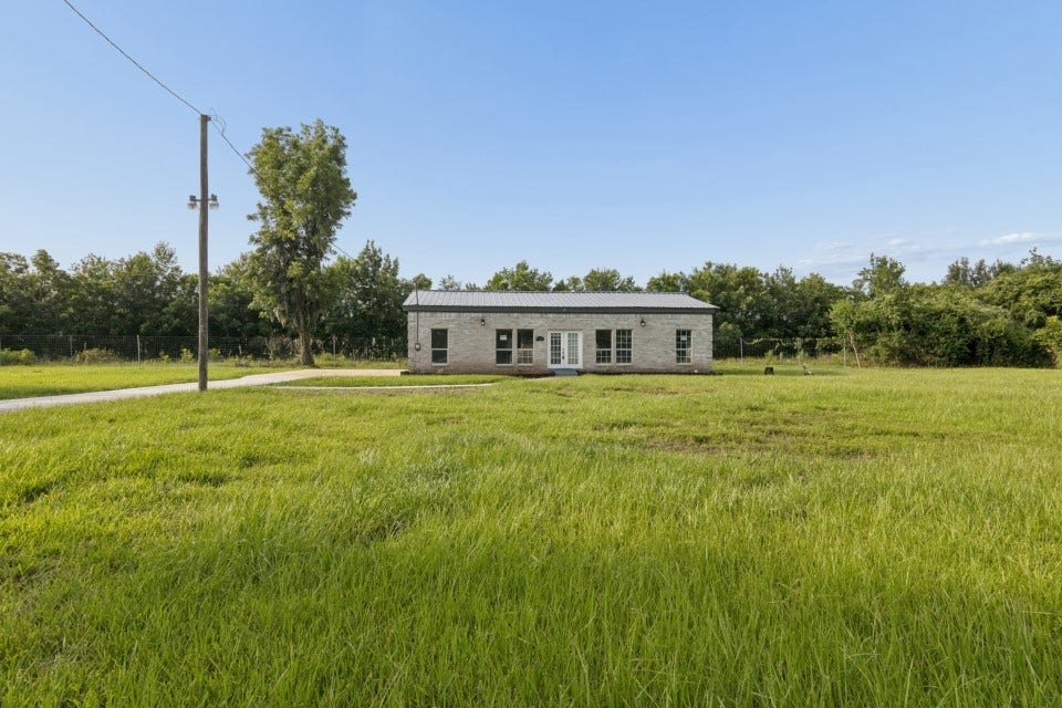 638 Kelly Lane, Holiday Lakes, TX 77515