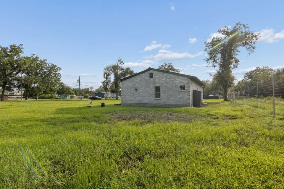638 Kelly Lane, Holiday Lakes, TX 77515
