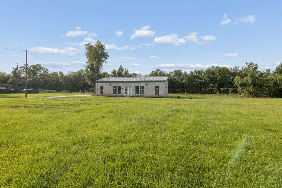 638 Kelly Lane, Holiday Lakes, TX 77515