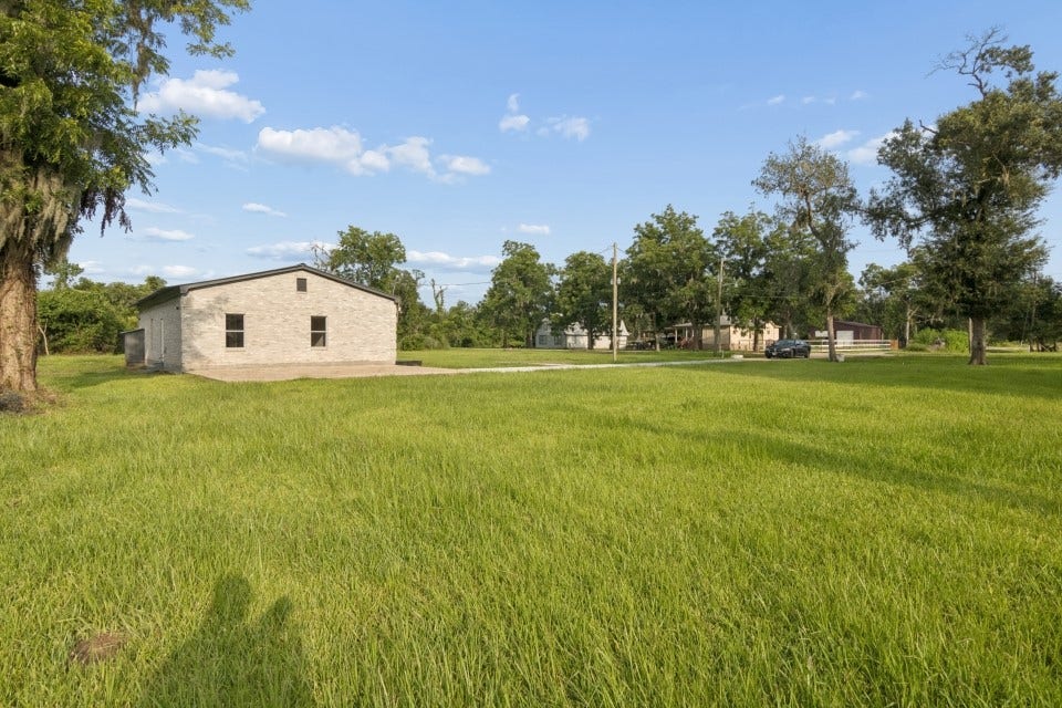 638 Kelly Lane, Holiday Lakes, TX 77515