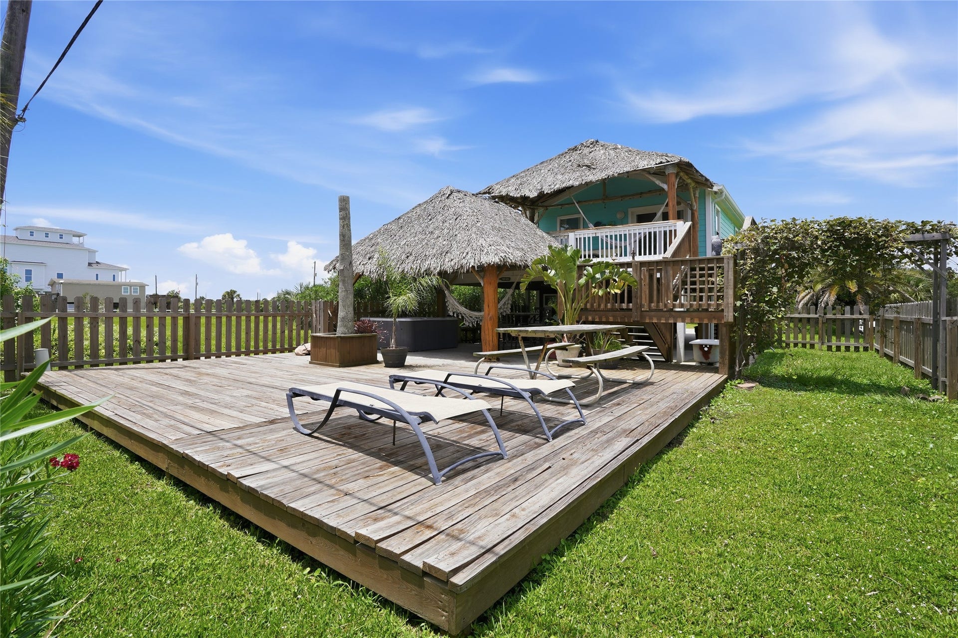 3827 Las Palmas Street, Galveston, TX 77554 3827 Las Palmas Street, Galveston, TX 77554