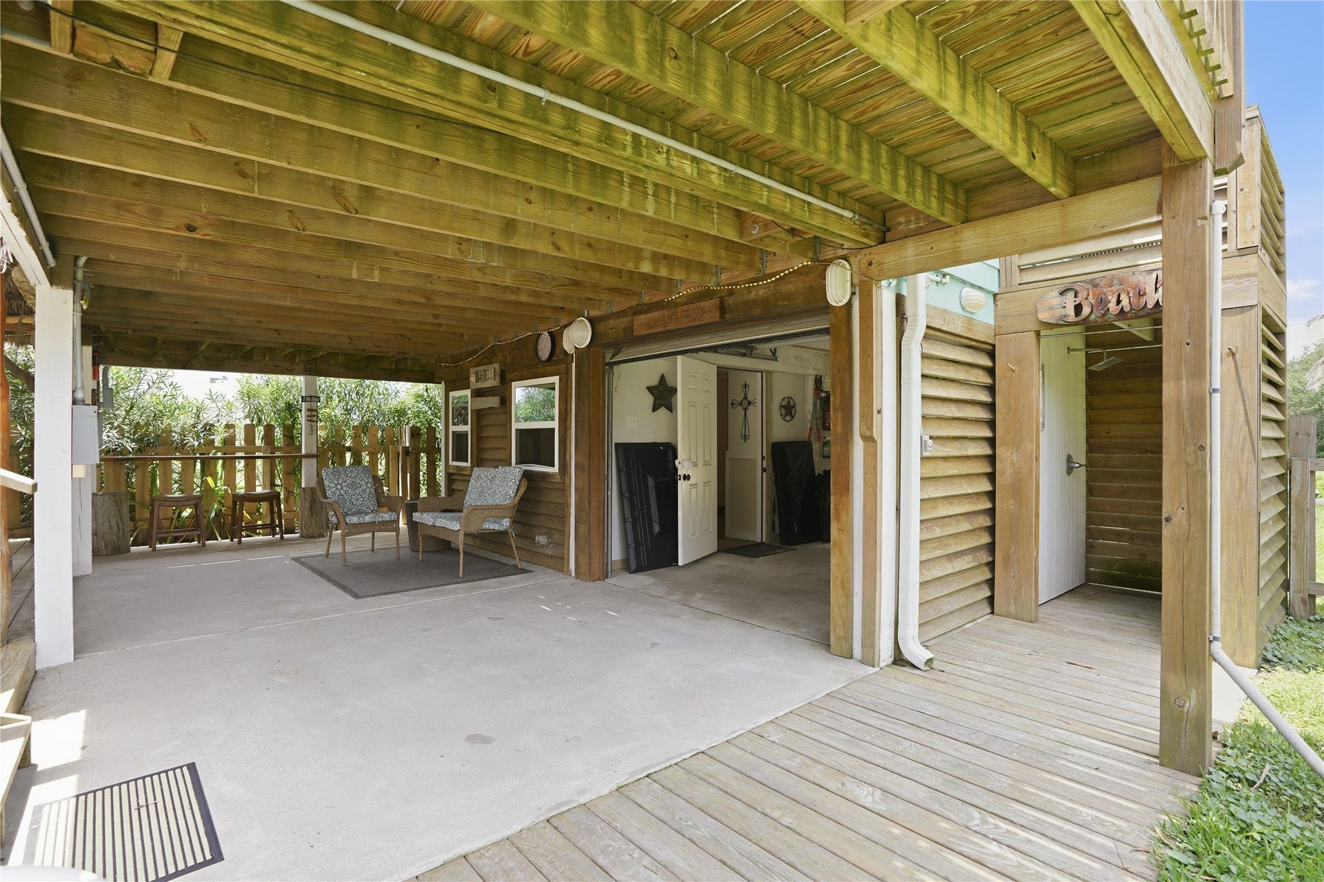 3827 Las Palmas Street, Galveston, TX 77554 3827 Las Palmas Street, Galveston, TX 77554