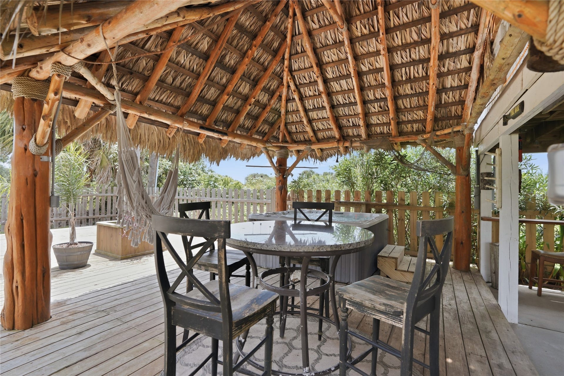 3827 Las Palmas Street, Galveston, TX 77554 3827 Las Palmas Street, Galveston, TX 77554
