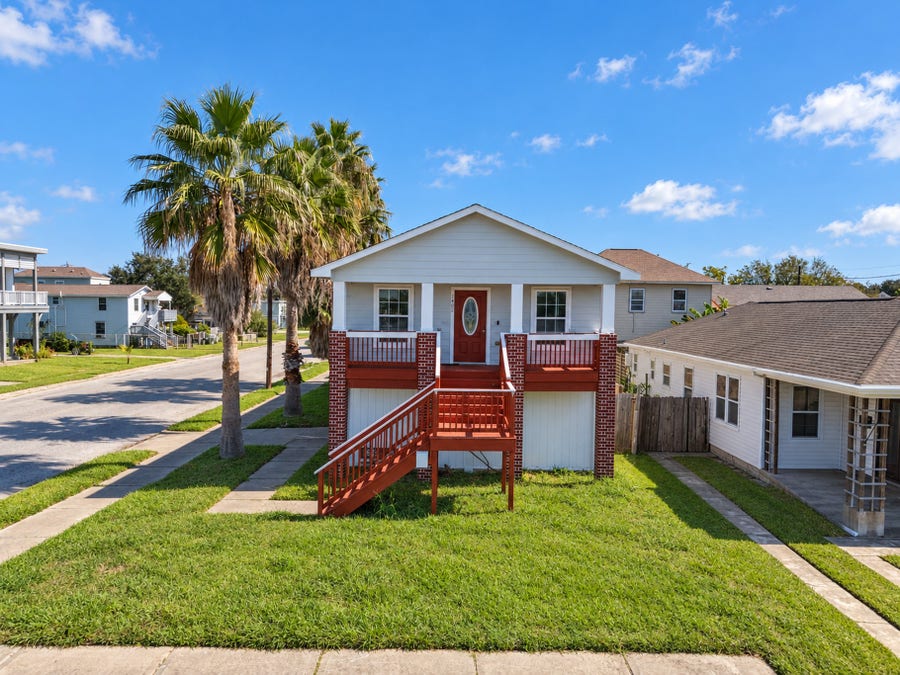 Property photo for 1402 51st Street, Galveston, TX