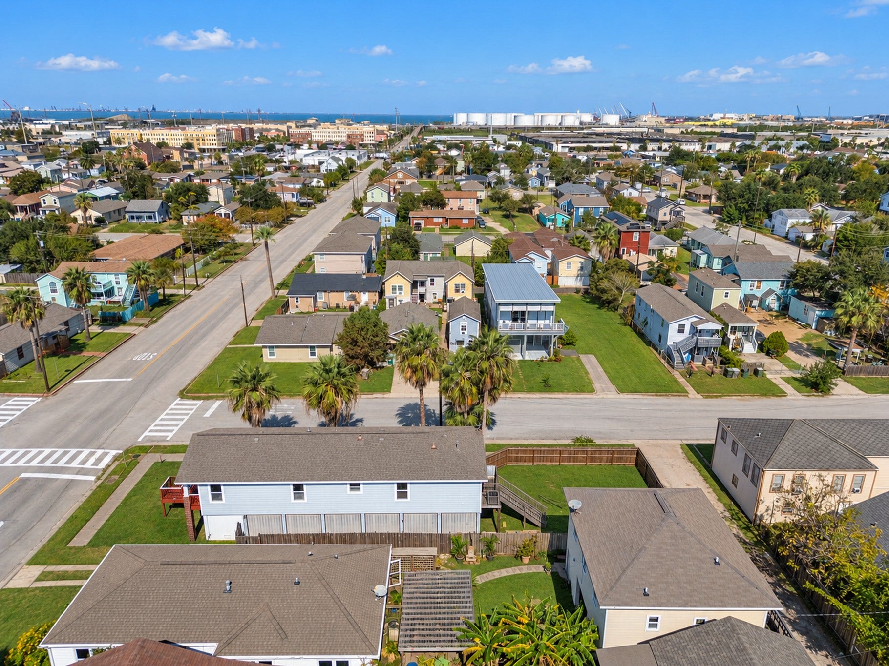 1402 51st Street, Galveston, TX 77551 1402 51st Street, Galveston, TX 77551