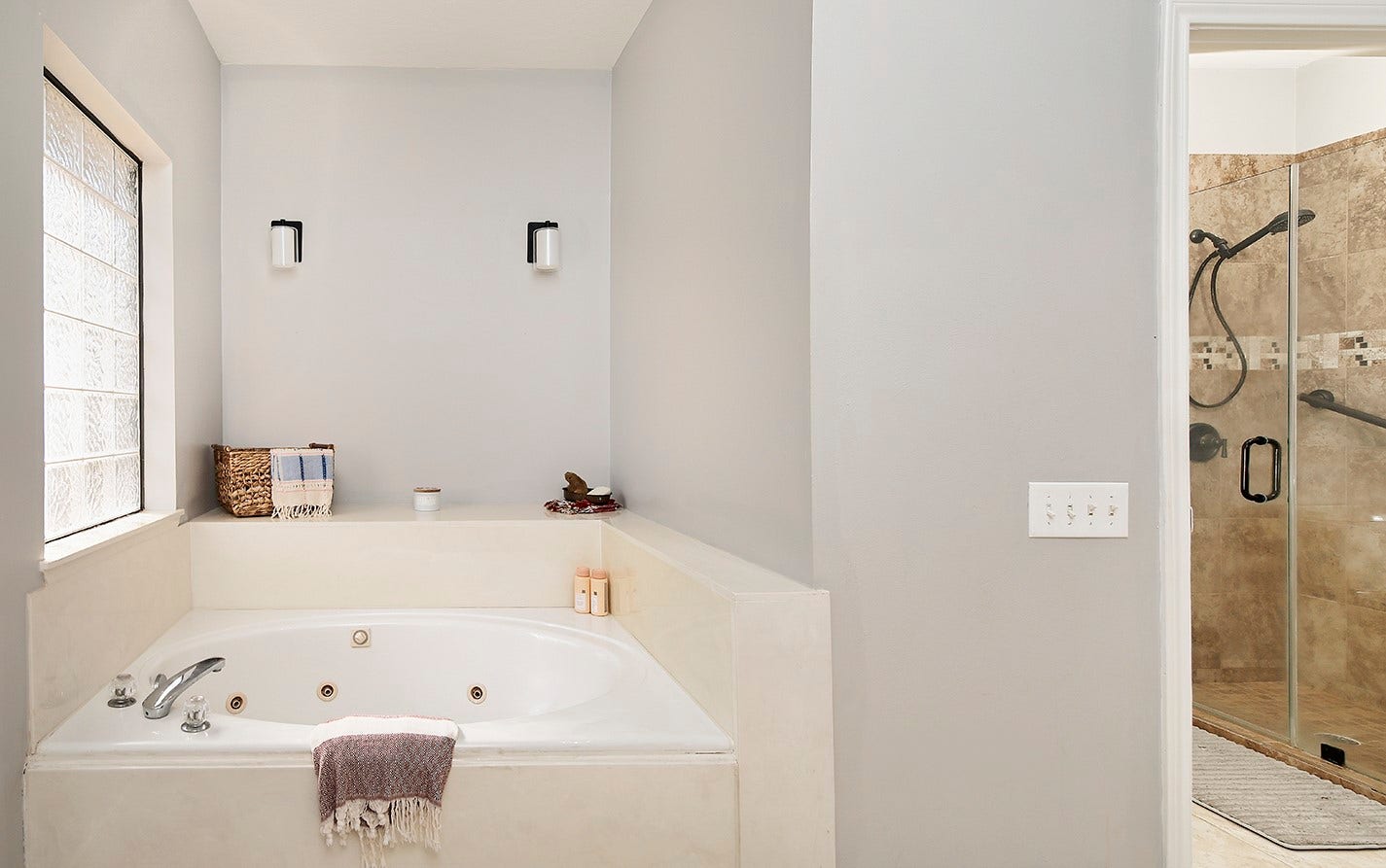 44 Lake Forest Circle, Conroe, TX 77384