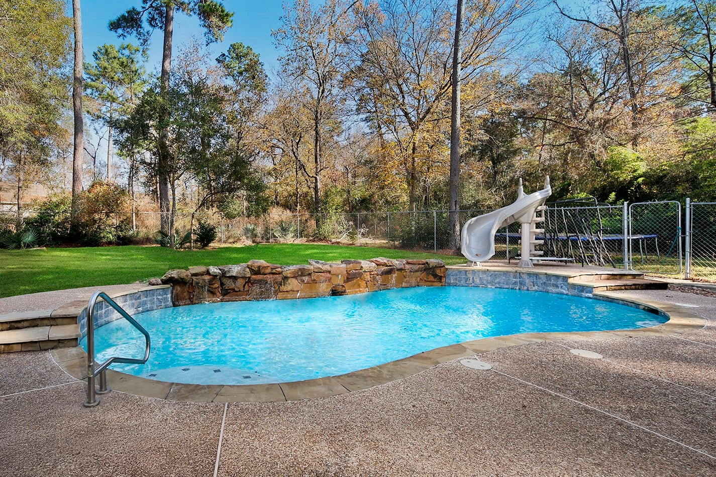 44 Lake Forest Circle, Conroe, TX 77384