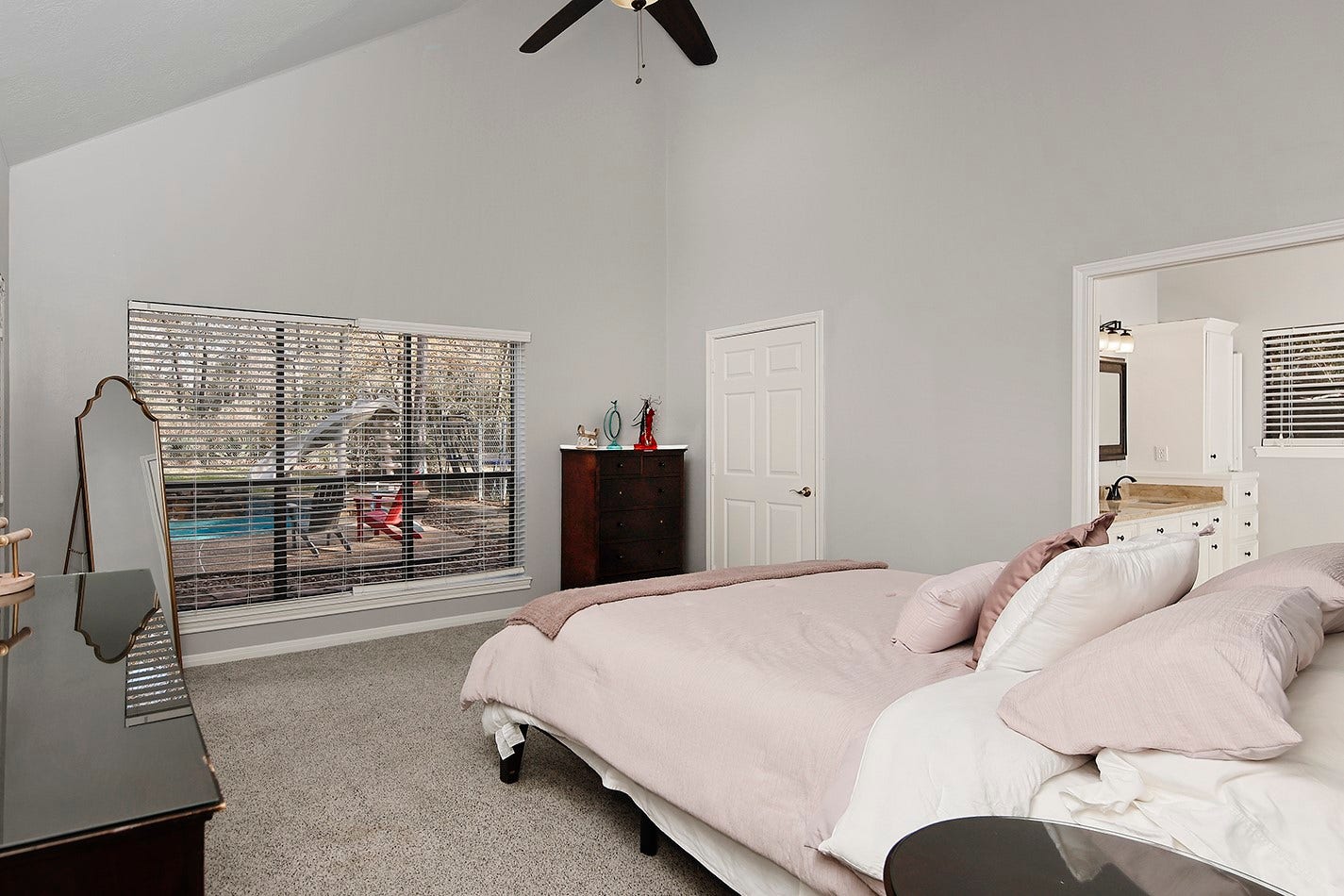 44 Lake Forest Circle, Conroe, TX 77384