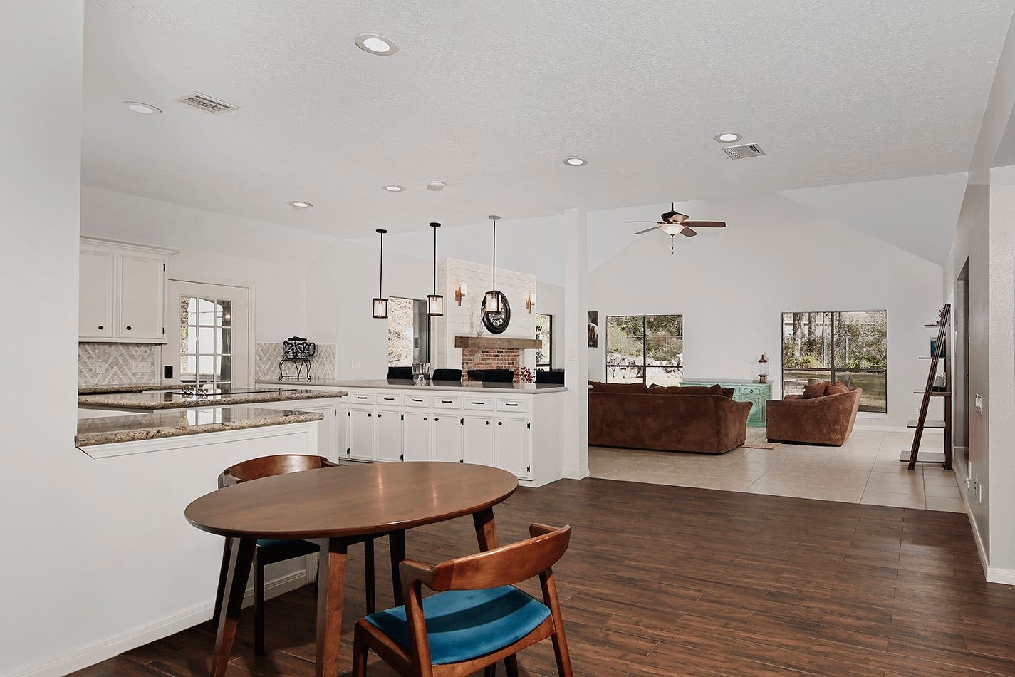 44 Lake Forest Circle, Conroe, TX 77384