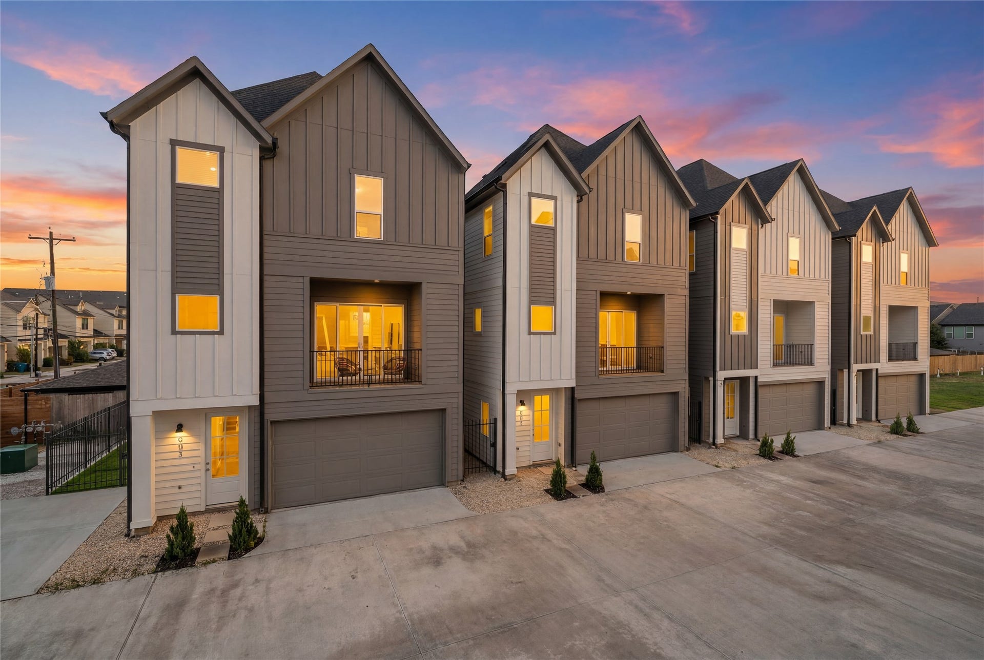 606 Skyland Terrace Way, Houston, TX 77009