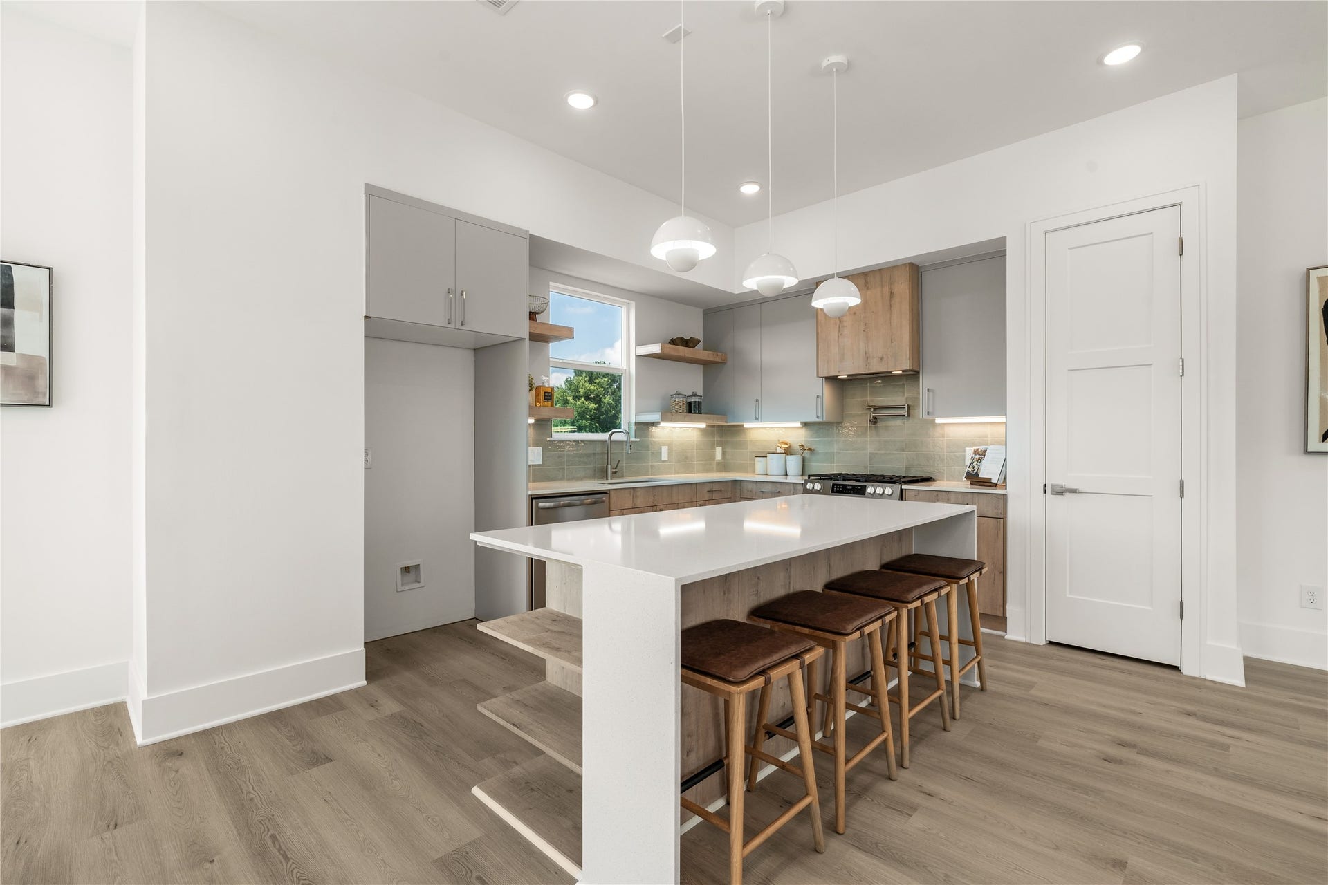 606 Skyland Terrace Way, Houston, TX 77009