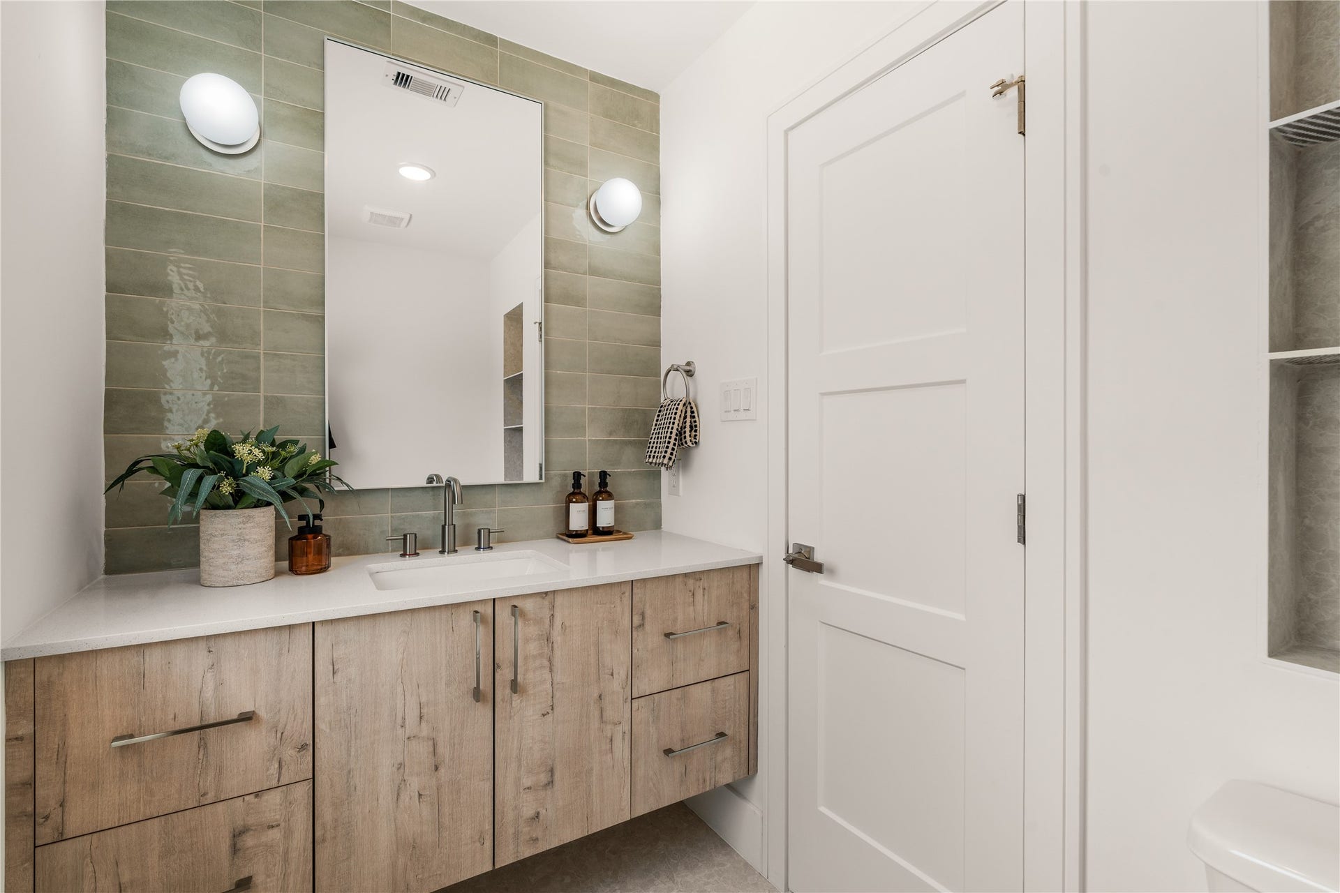 606 Skyland Terrace Way, Houston, TX 77009