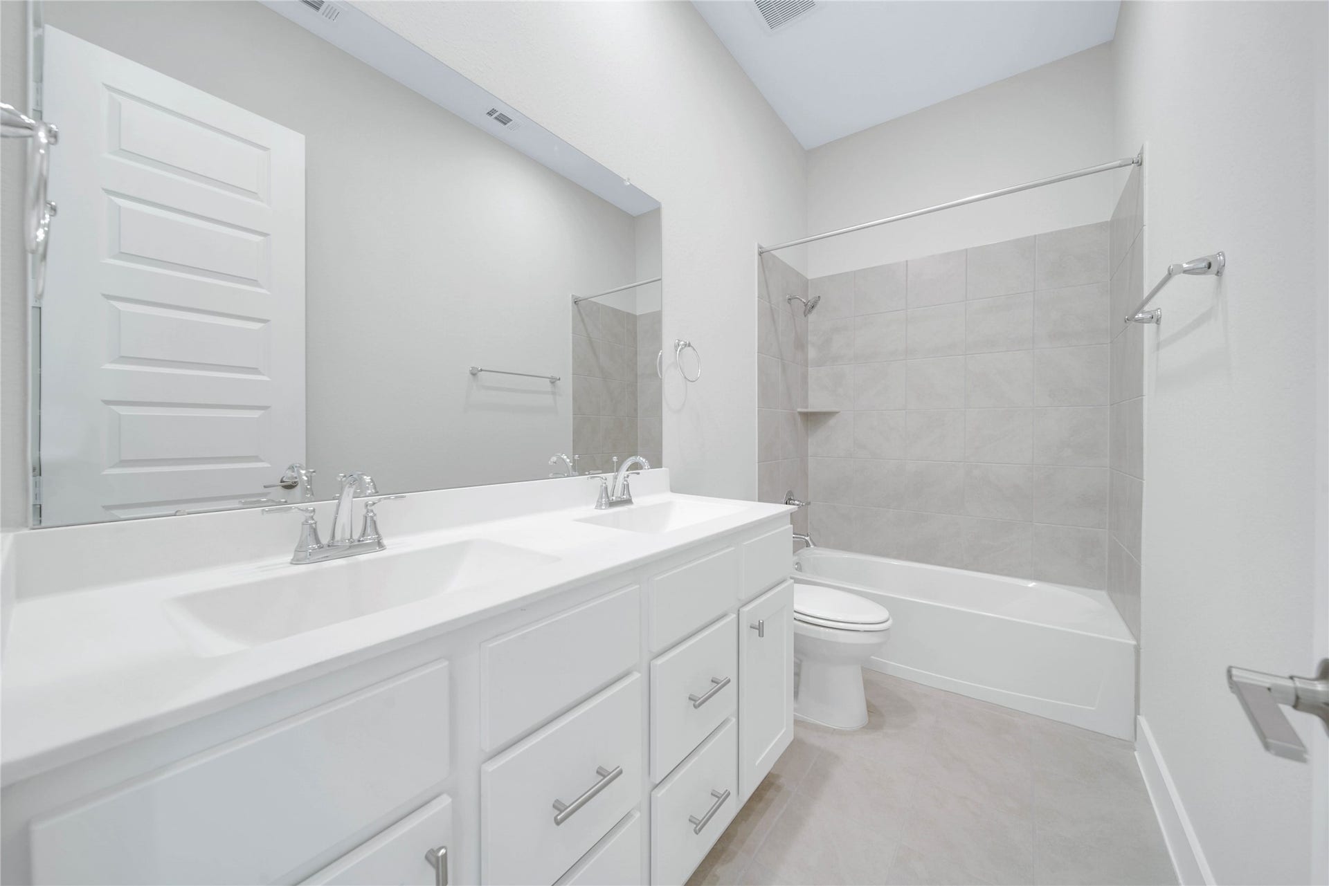 Bath 3, Double Vanity