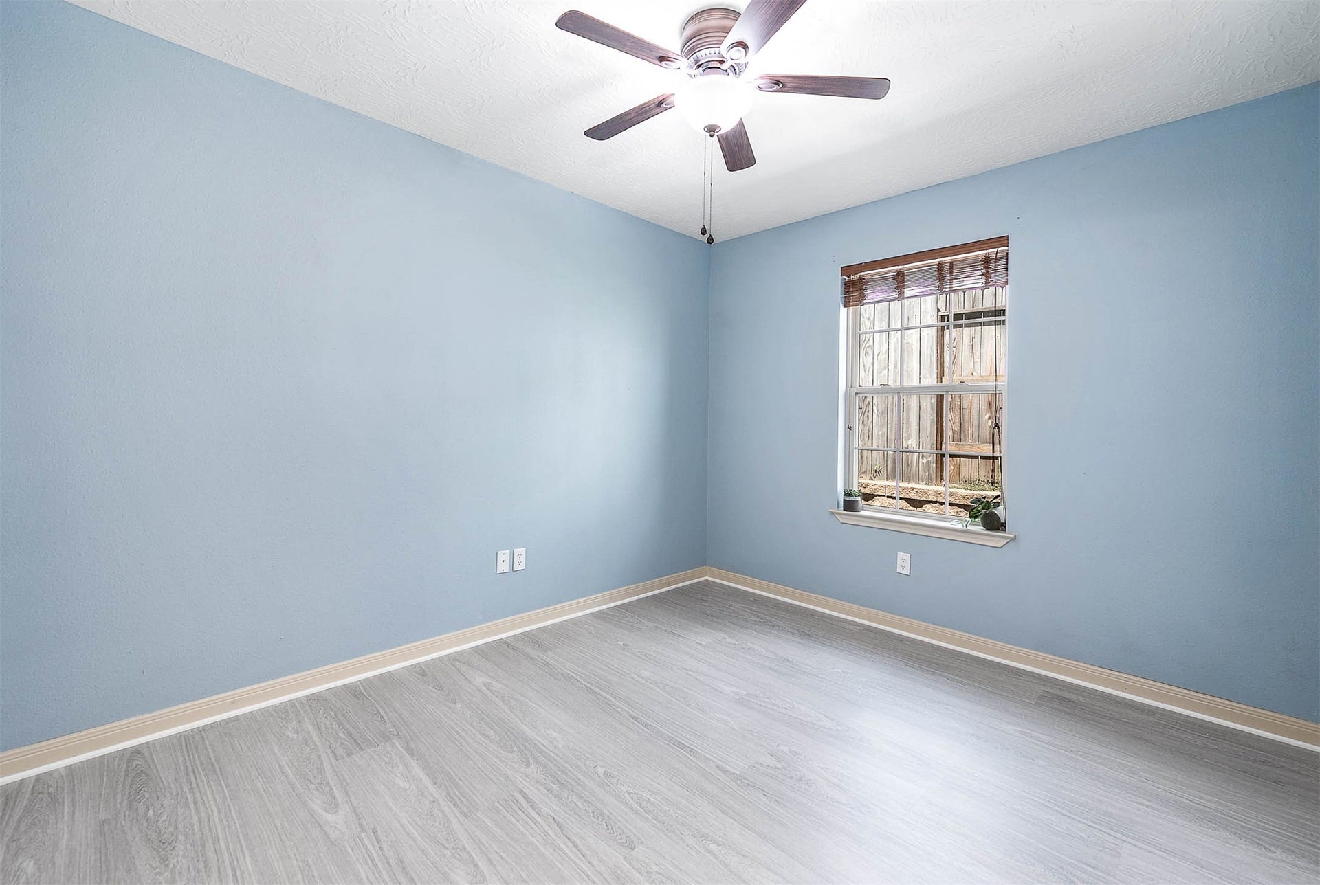 13722 Vail Drive, Montgomery, TX 77356