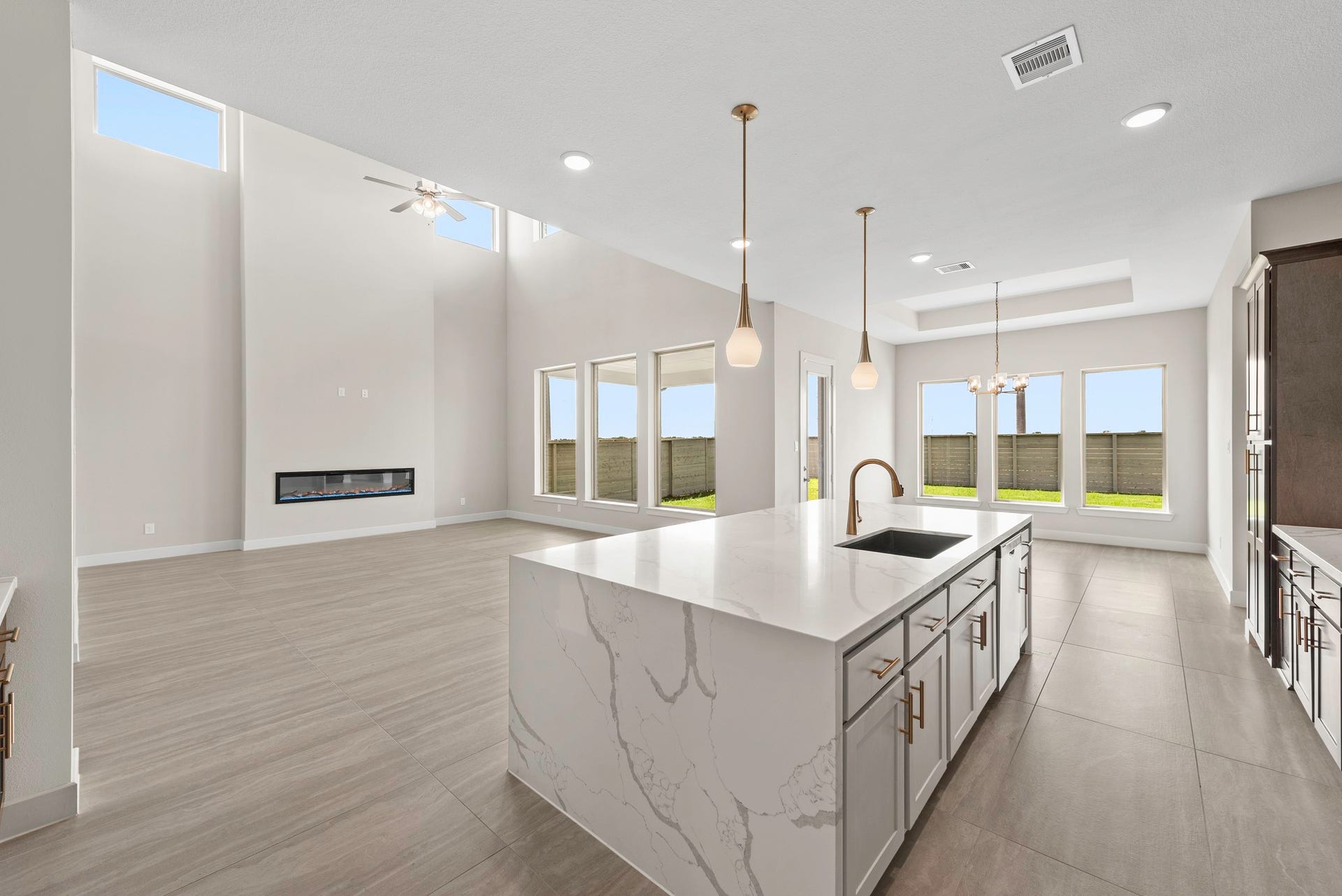 846 Caballos Drive, League City, TX 77546